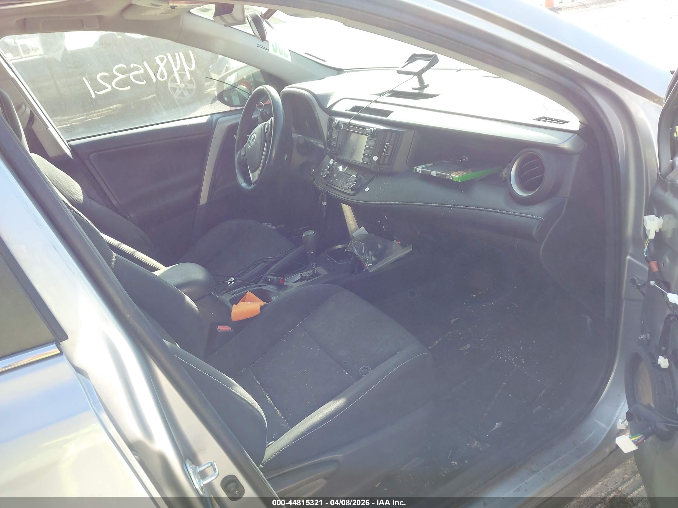TOYOTA RAV4 image 5