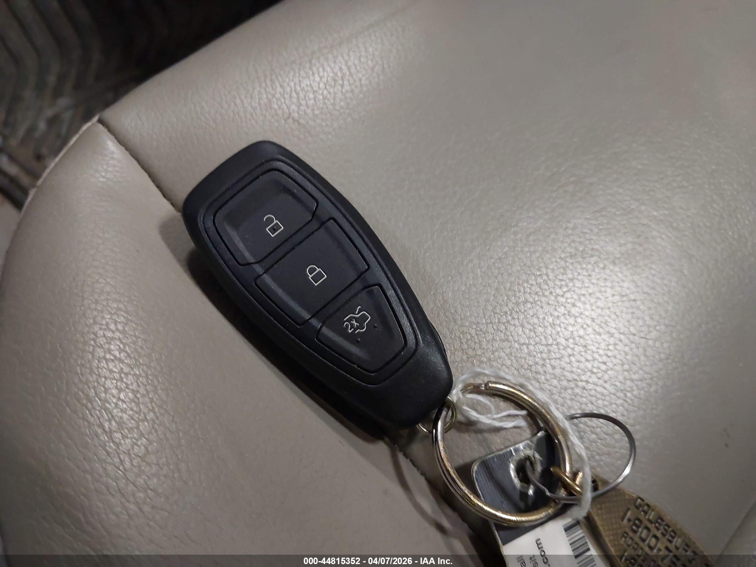 FORD C-MAX image 11
