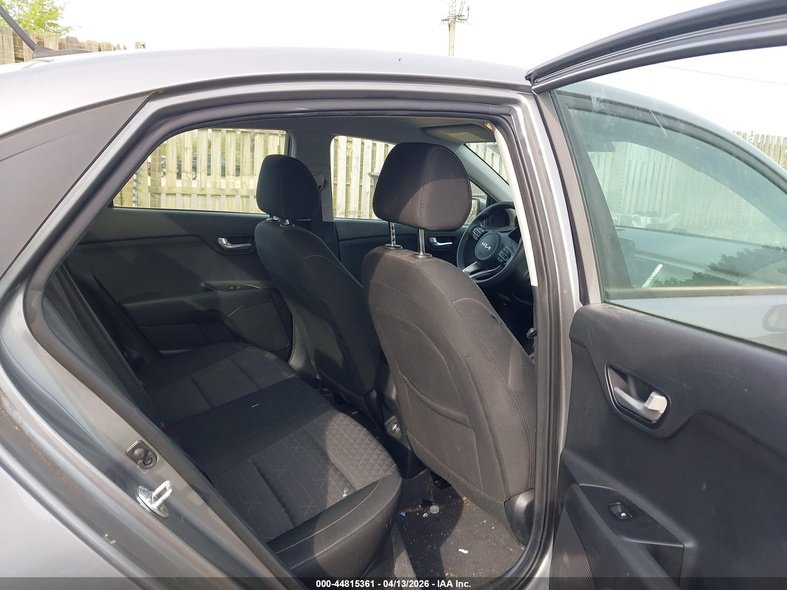 KIA RIO image 8
