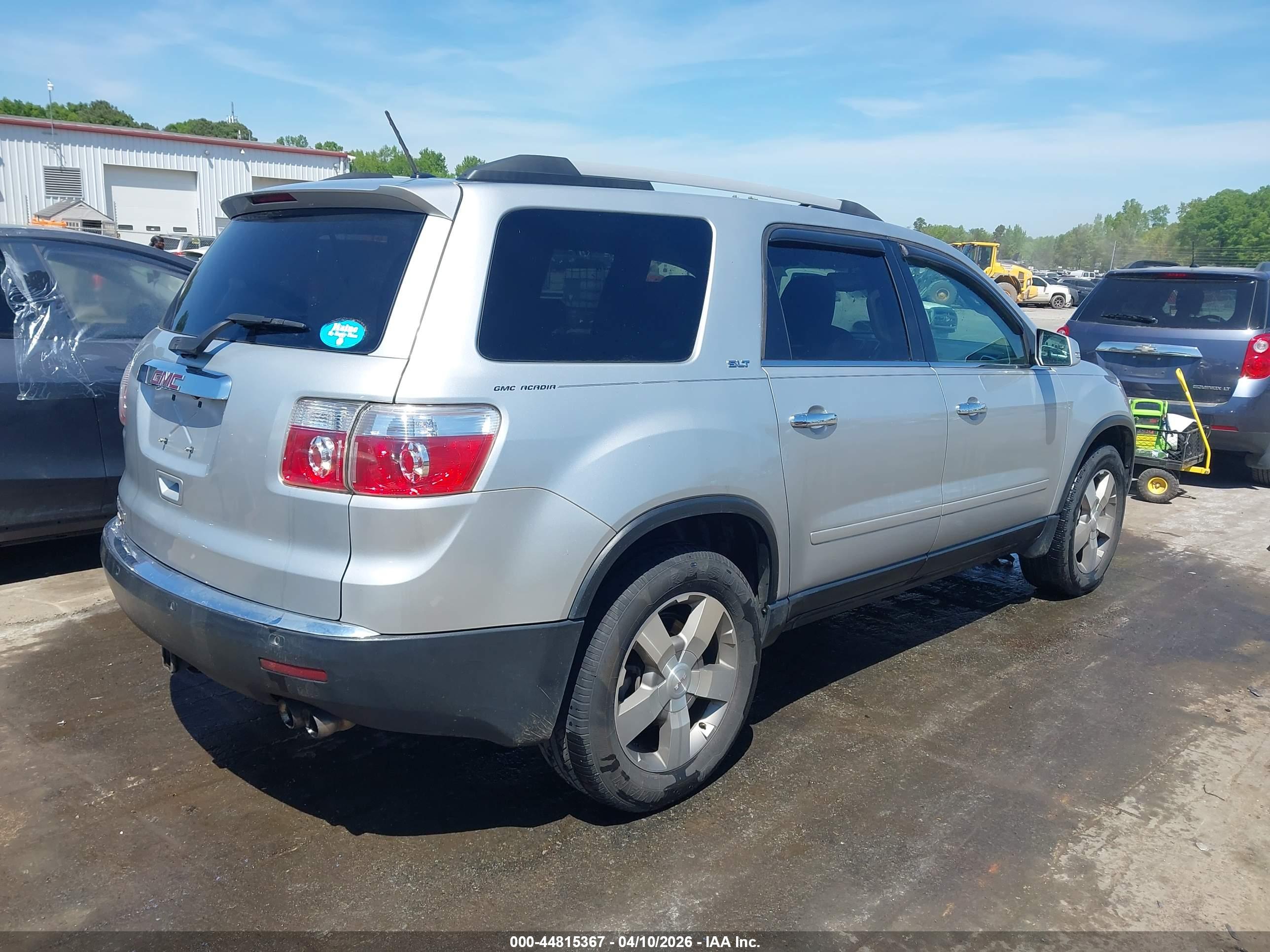 GMC ACADIA image 4