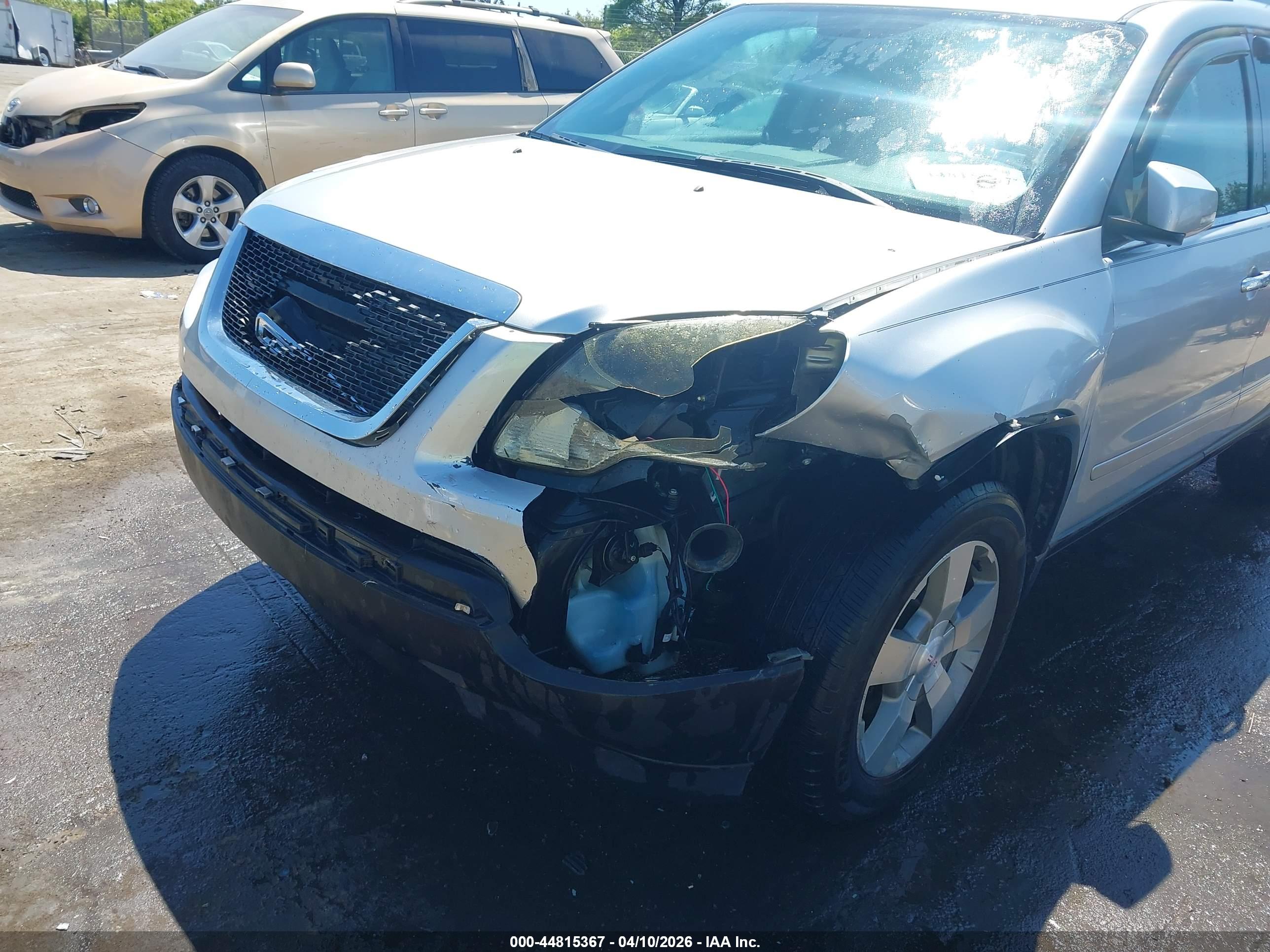 GMC ACADIA image 6