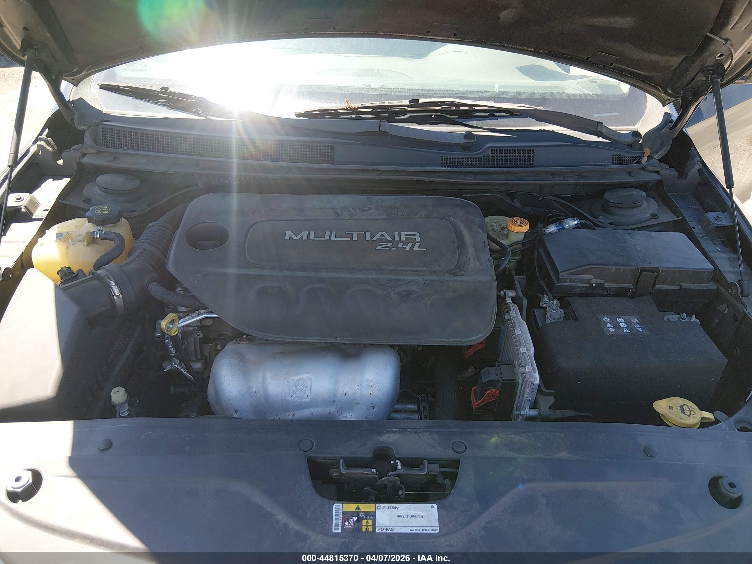 CHRYSLER 200 image 10