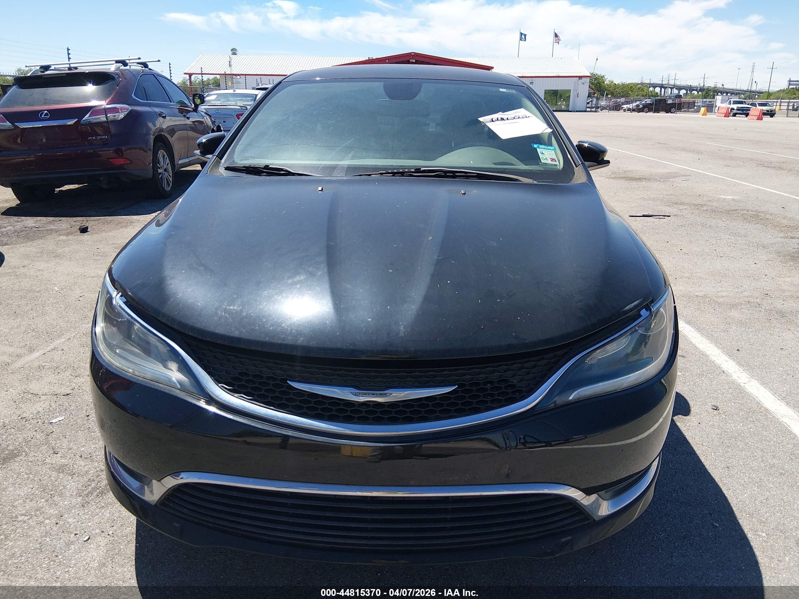 CHRYSLER 200 image 6