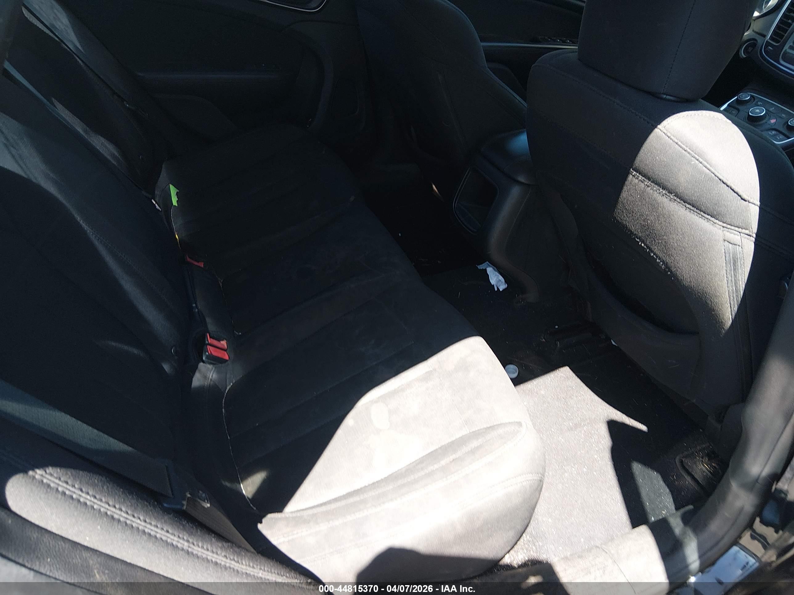 CHRYSLER 200 image 8