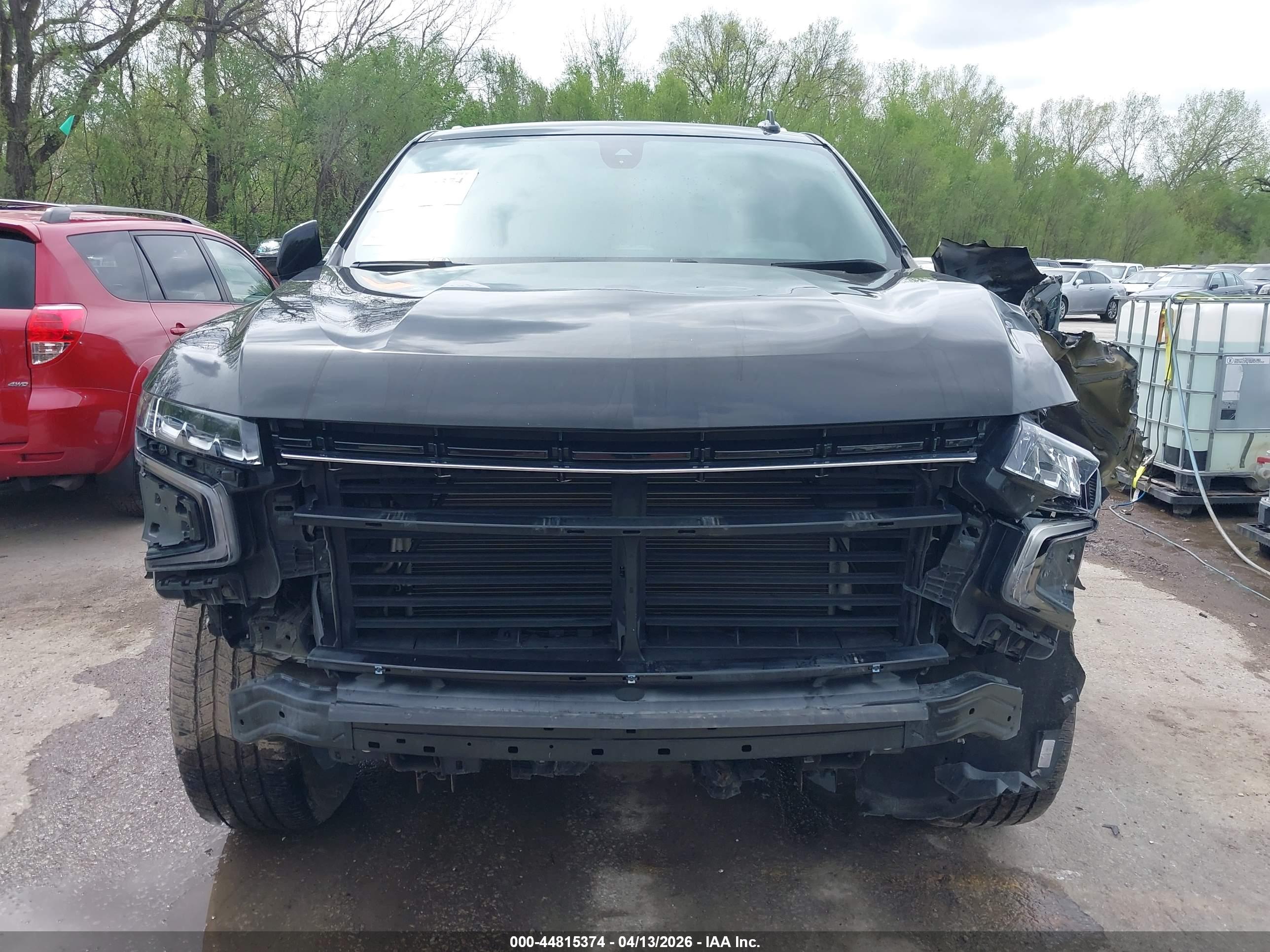 CHEVROLET SUBURBAN image 6