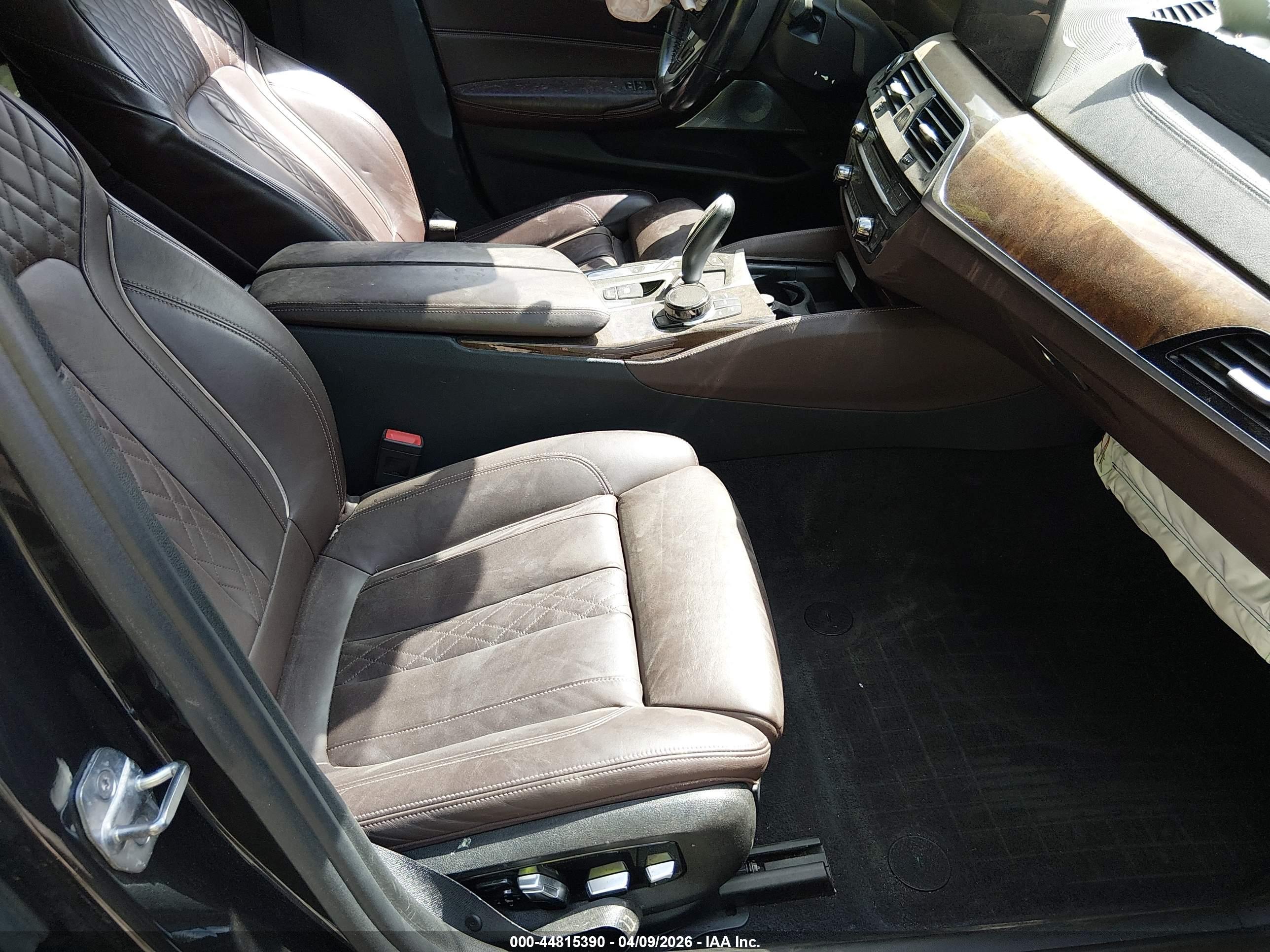 BMW M550I image 5