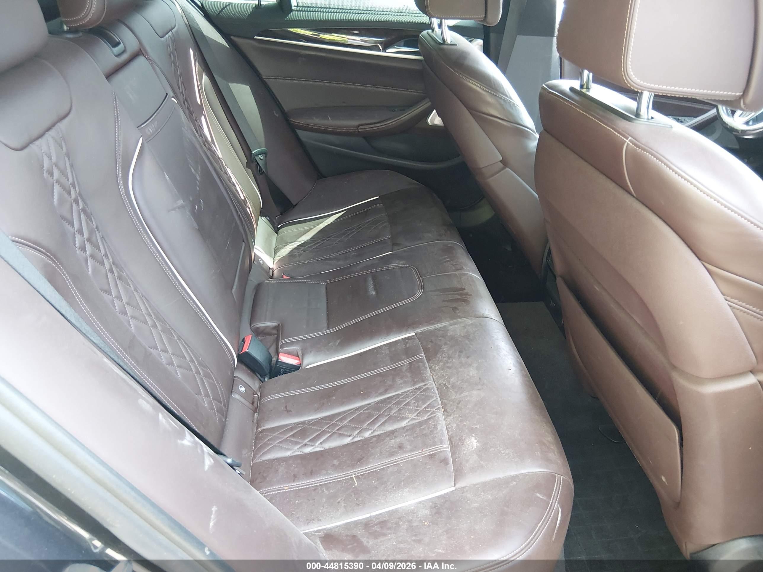BMW M550I image 8