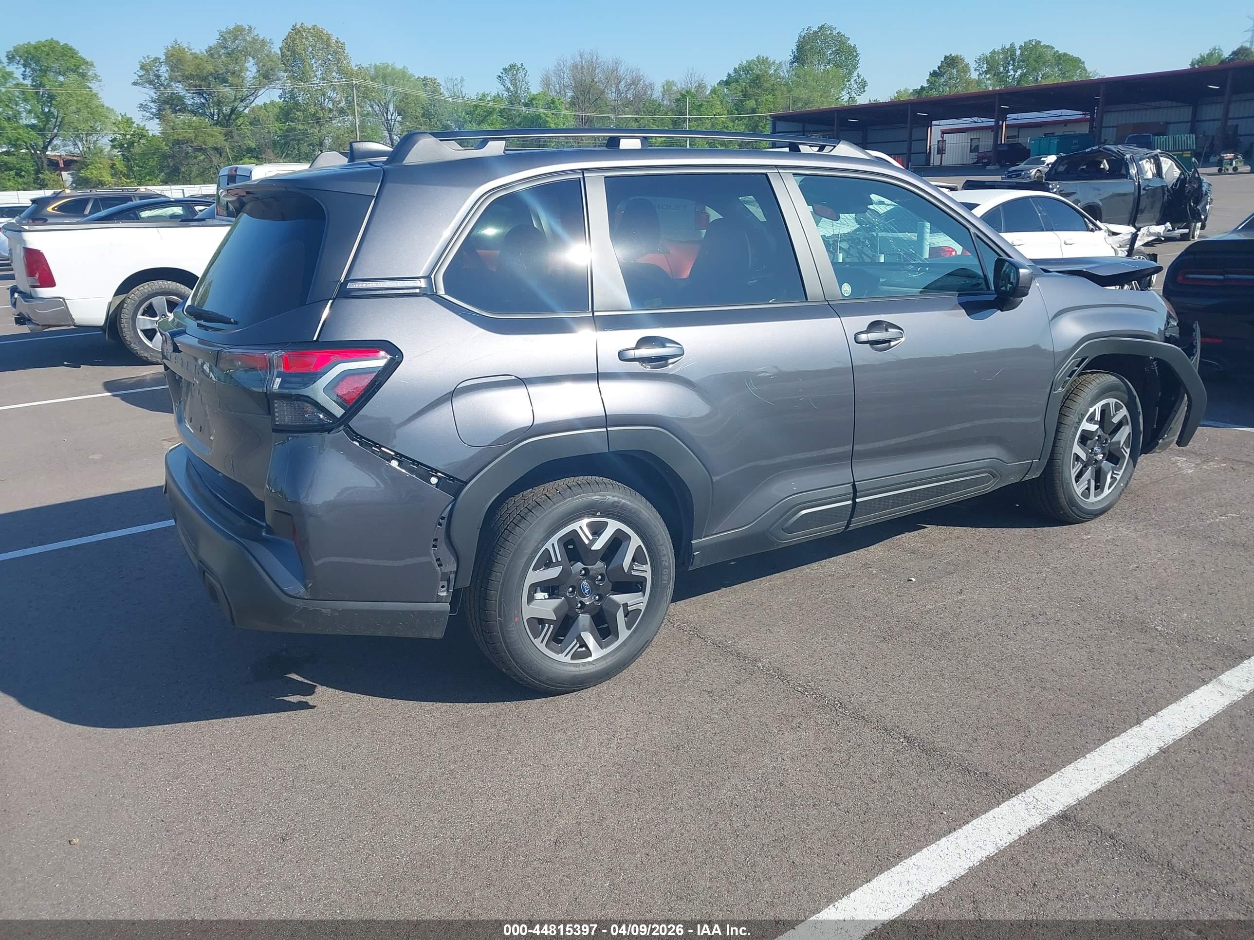 SUBARU FORESTER image 4