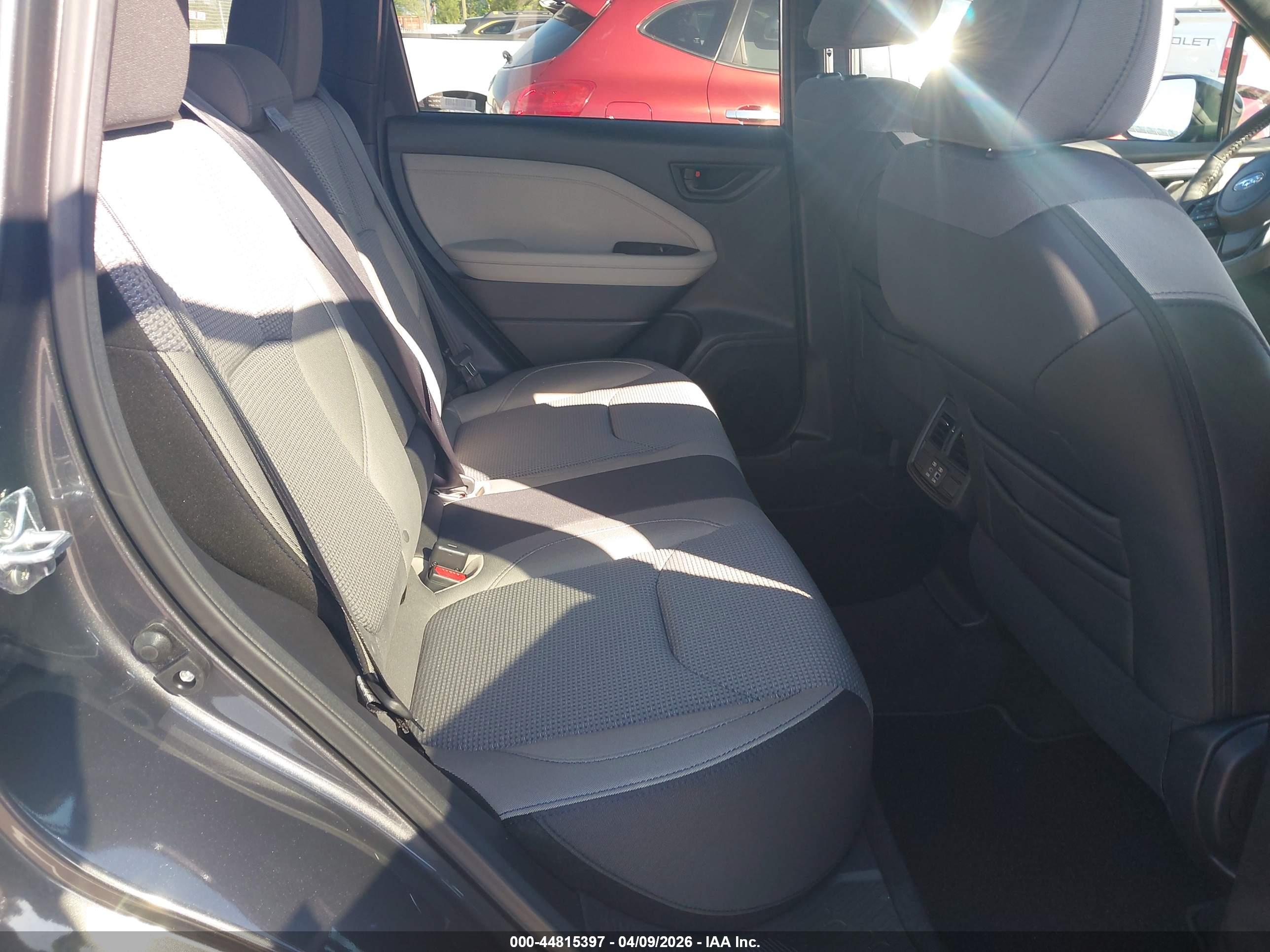 SUBARU FORESTER image 8