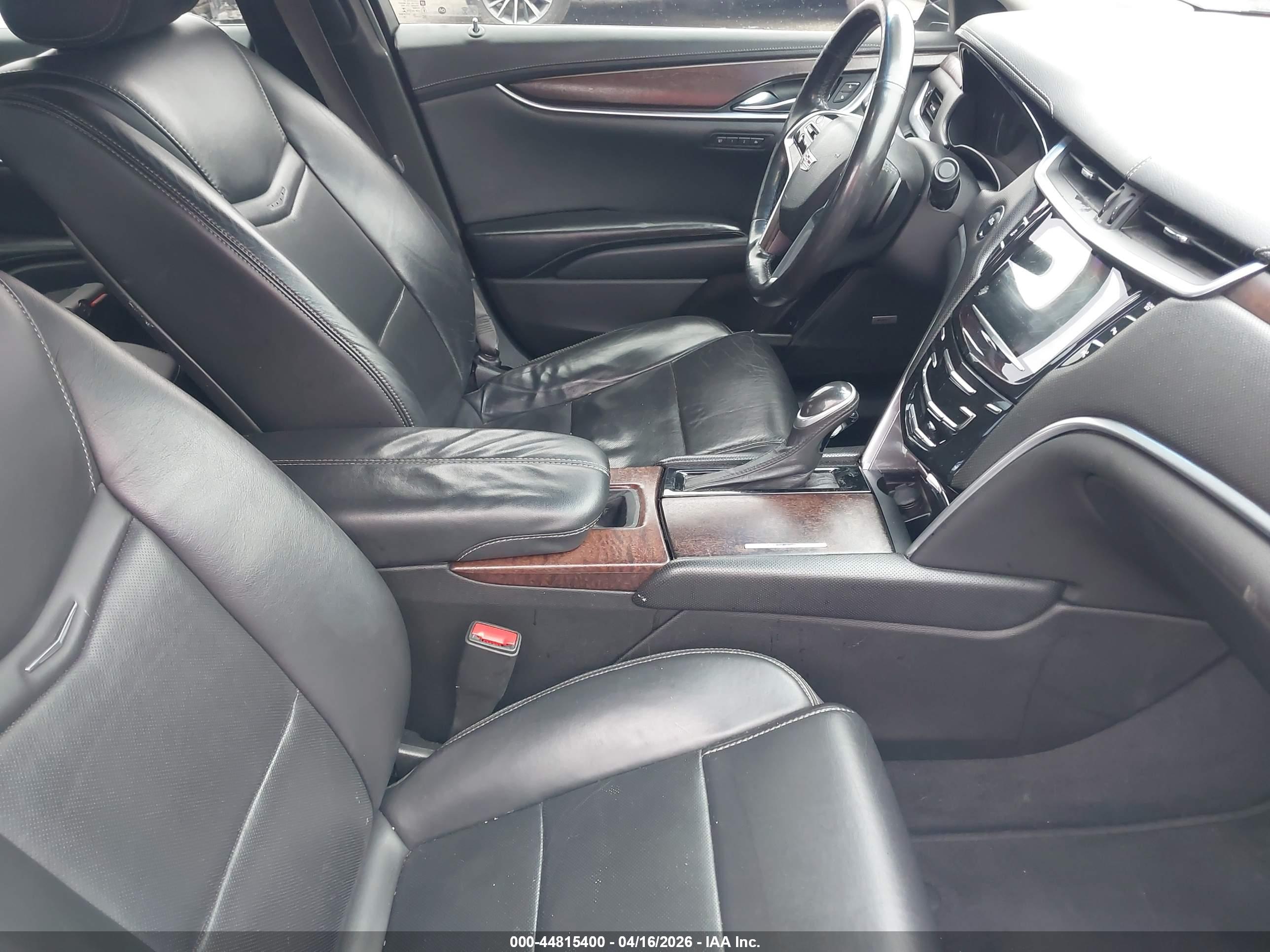 CADILLAC XTS image 5
