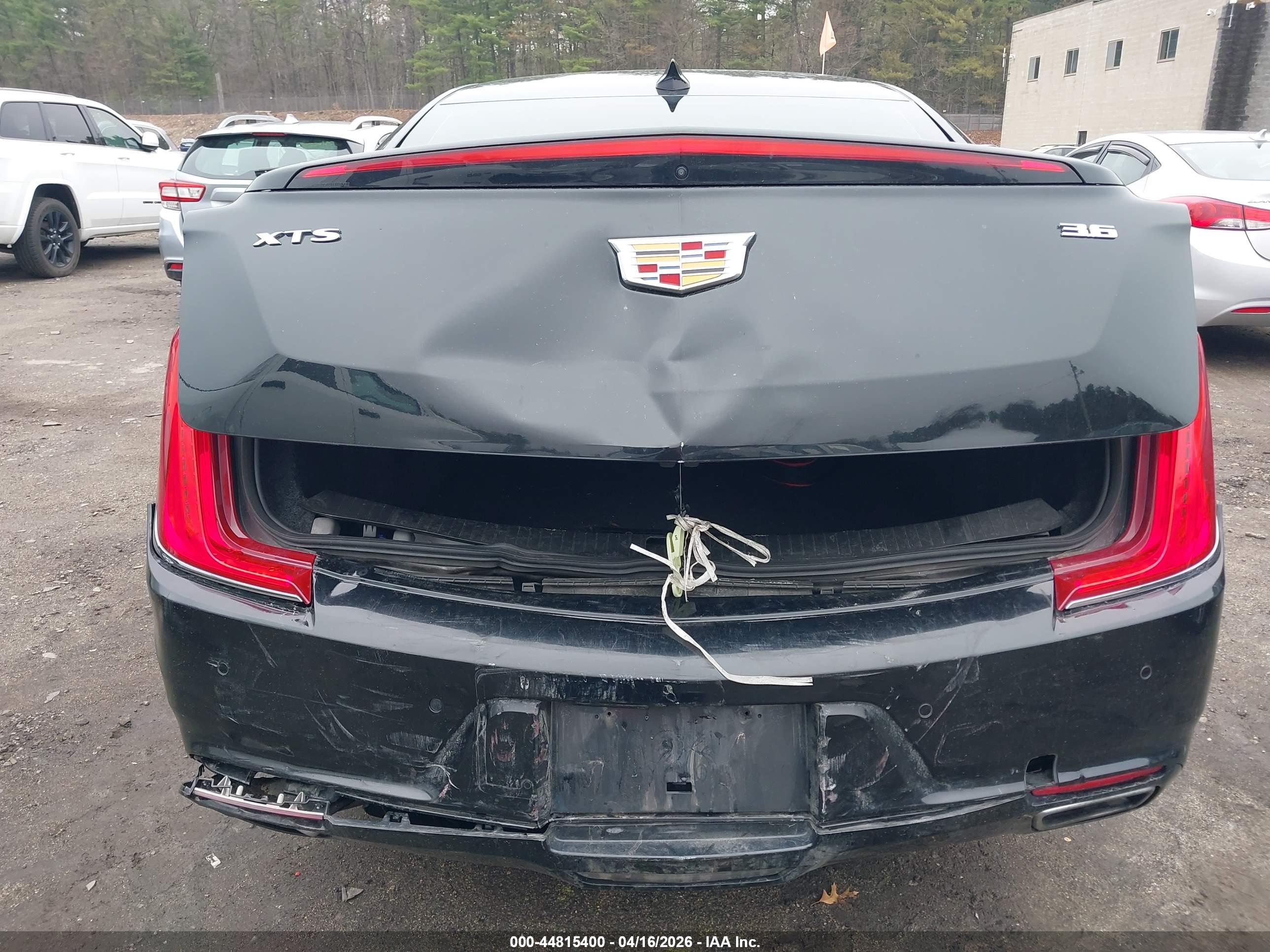 CADILLAC XTS image 6