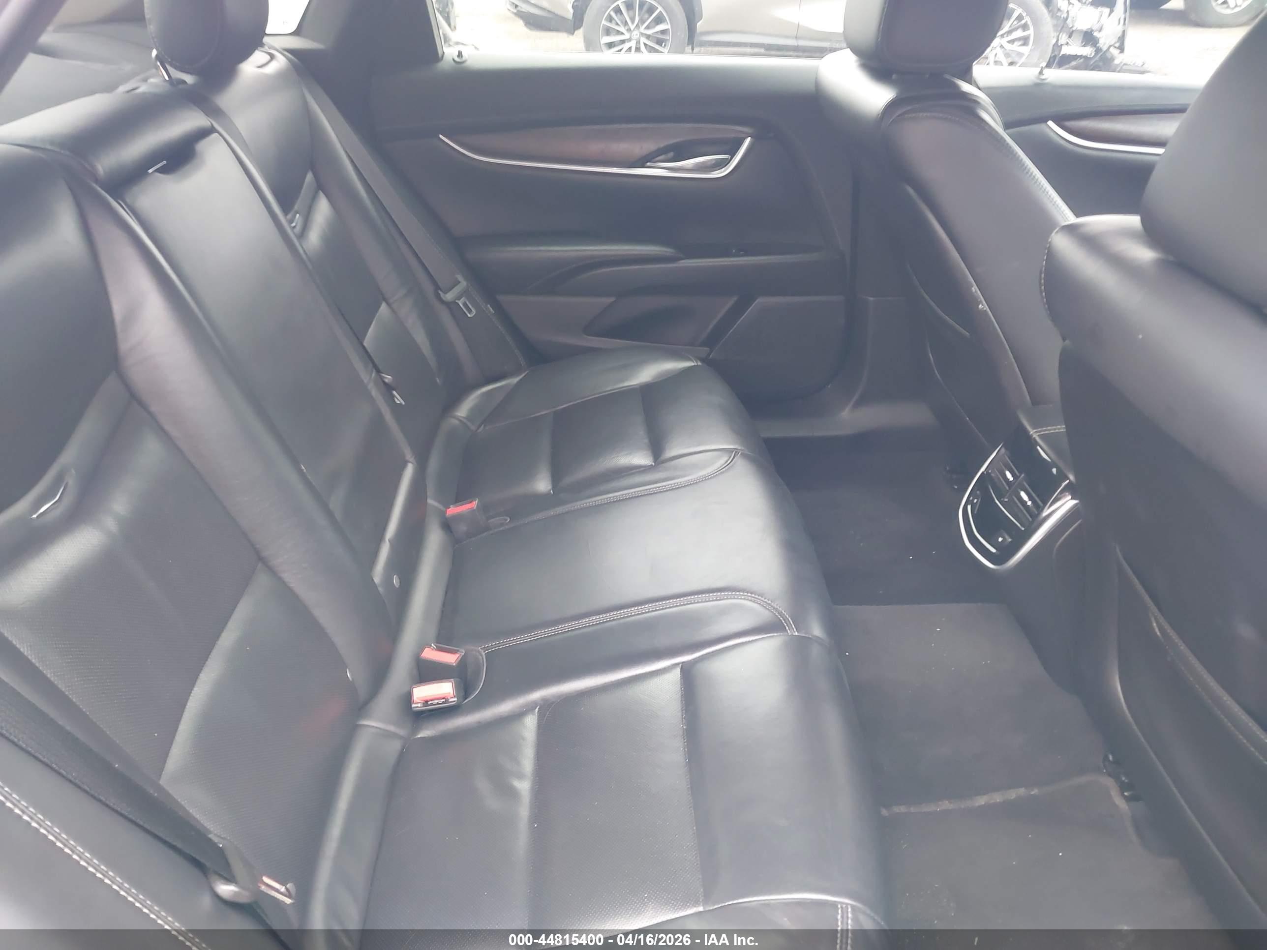 CADILLAC XTS image 8