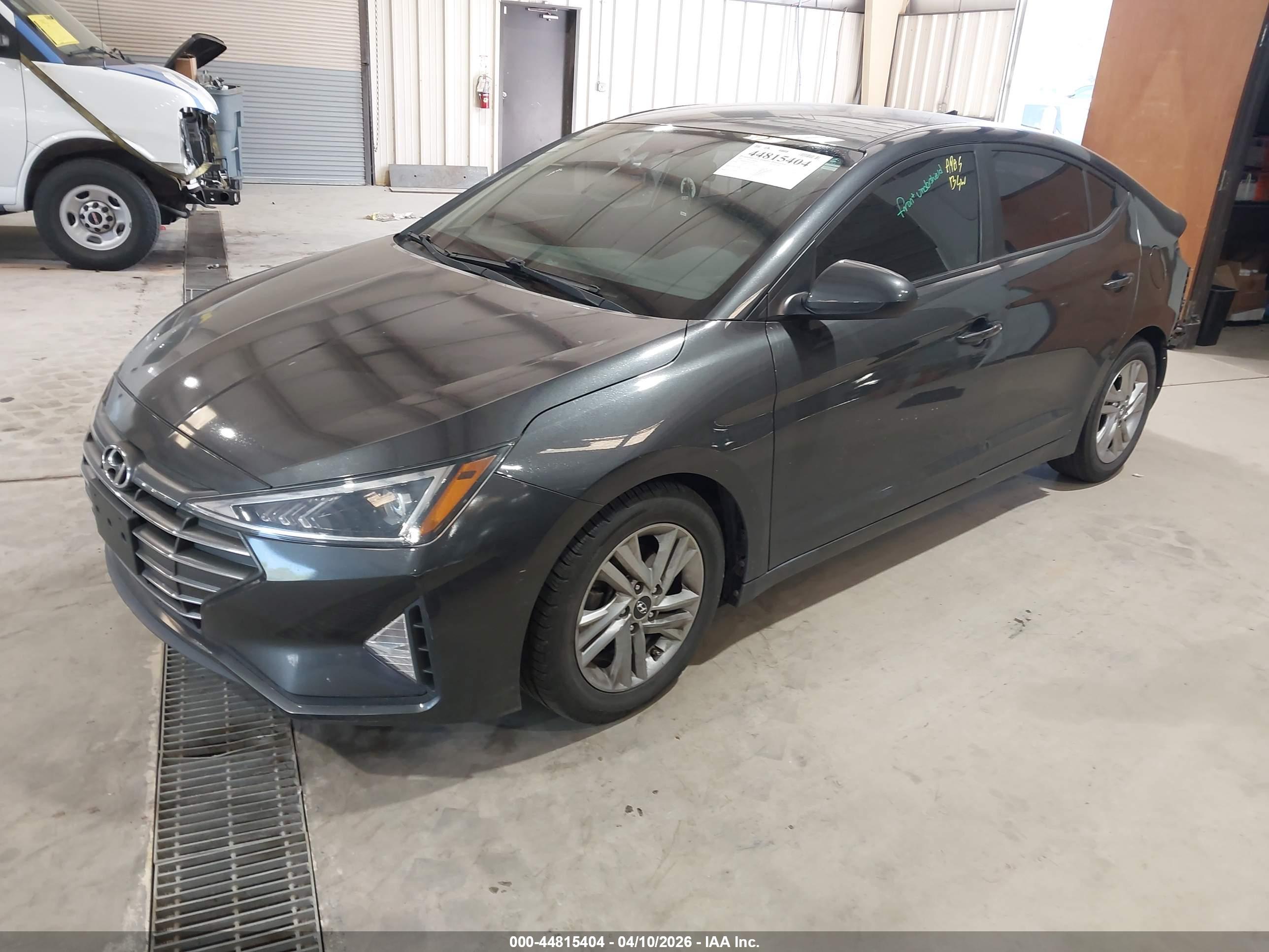 HYUNDAI ELANTRA image 2
