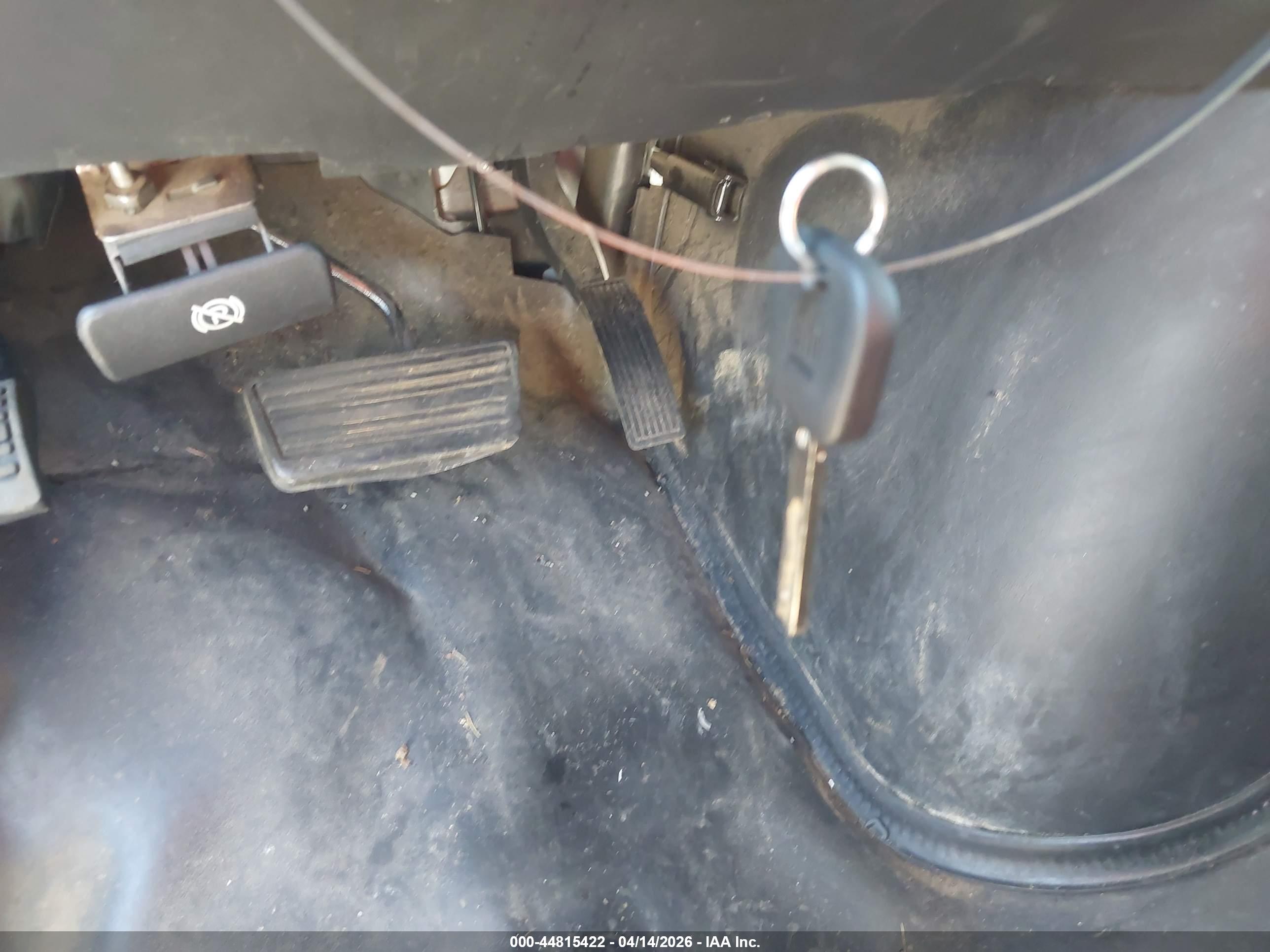 CHEVROLET EXPRESS image 11