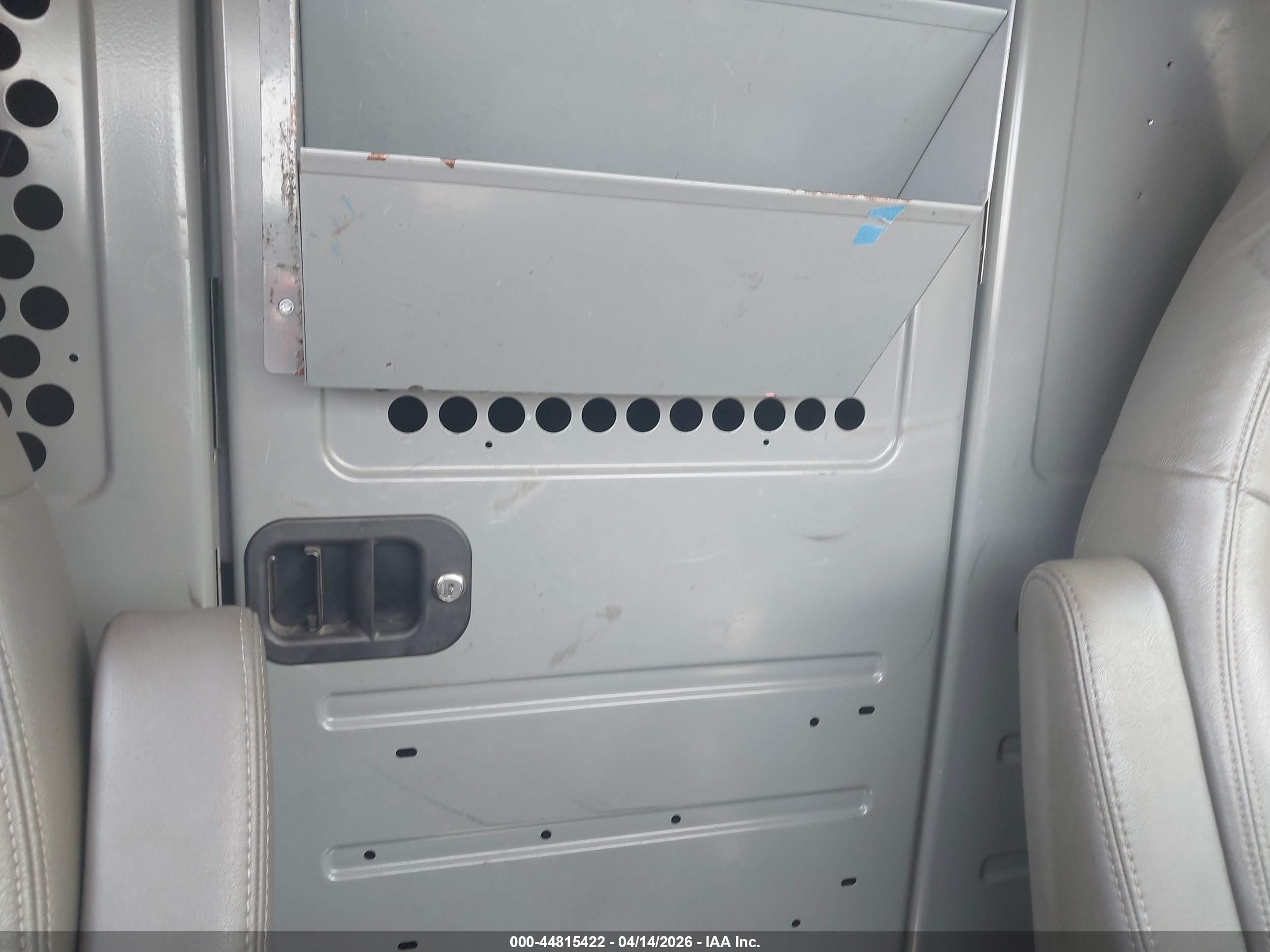 CHEVROLET EXPRESS image 8