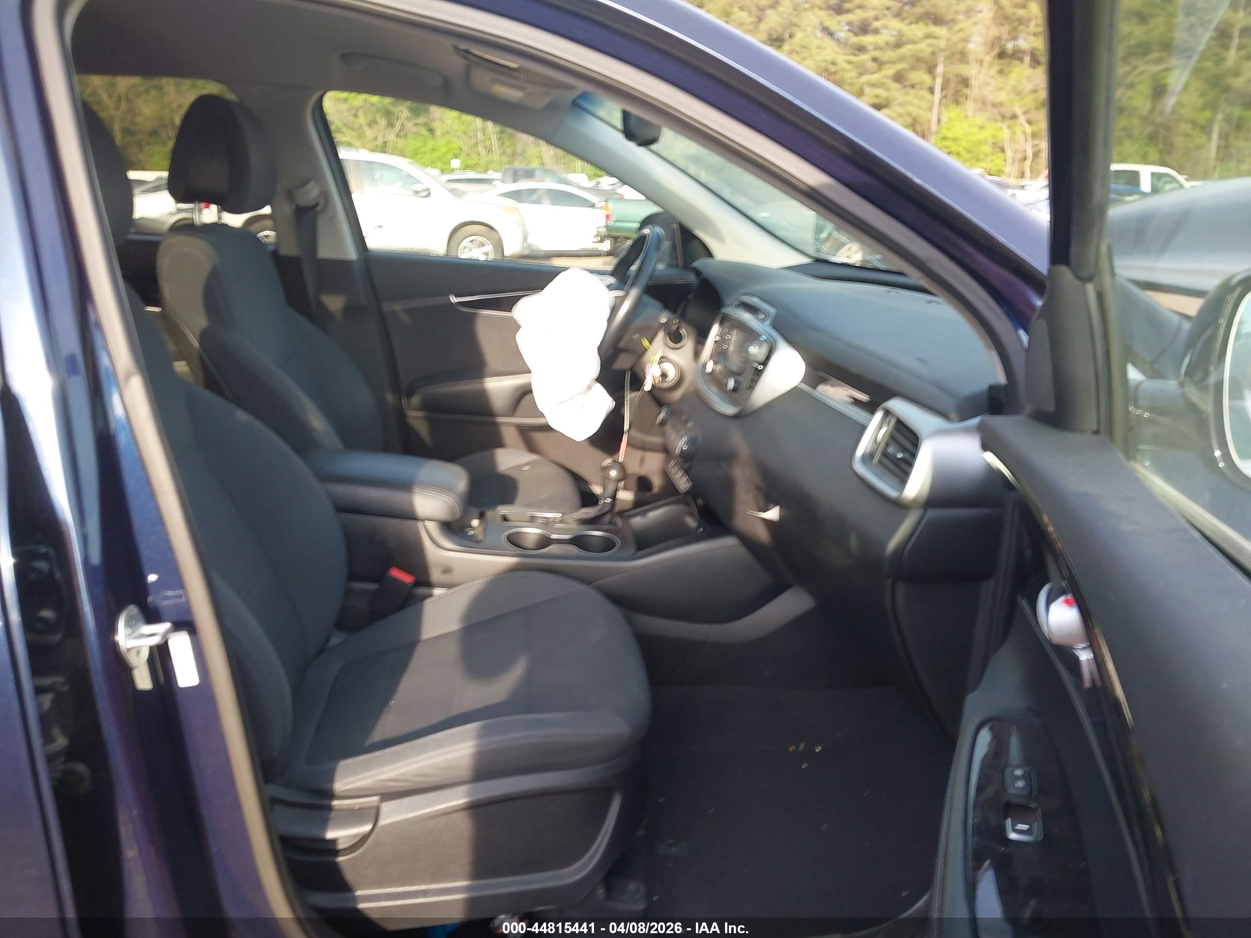 KIA SORENTO image 5