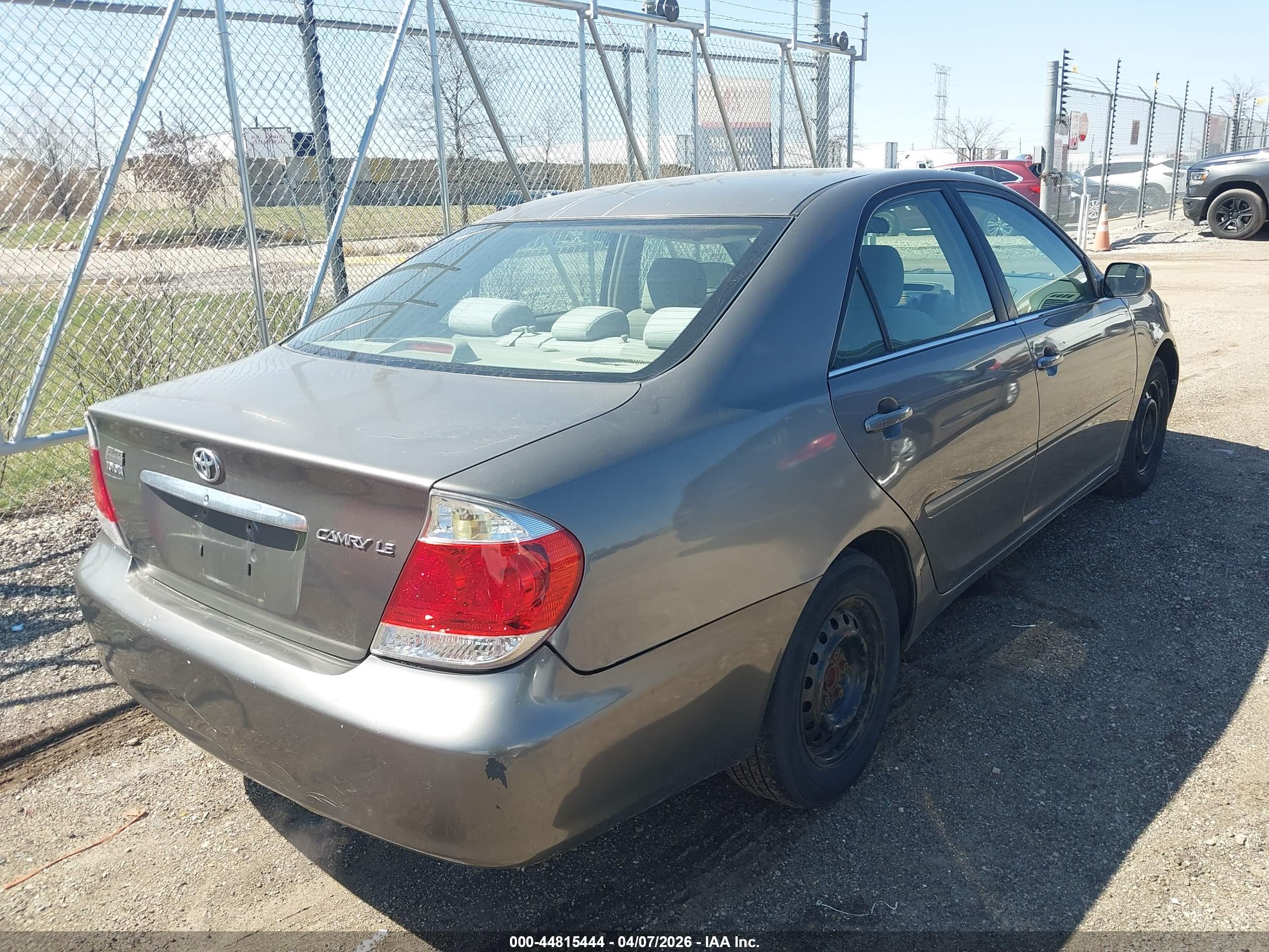 TOYOTA CAMRY image 4