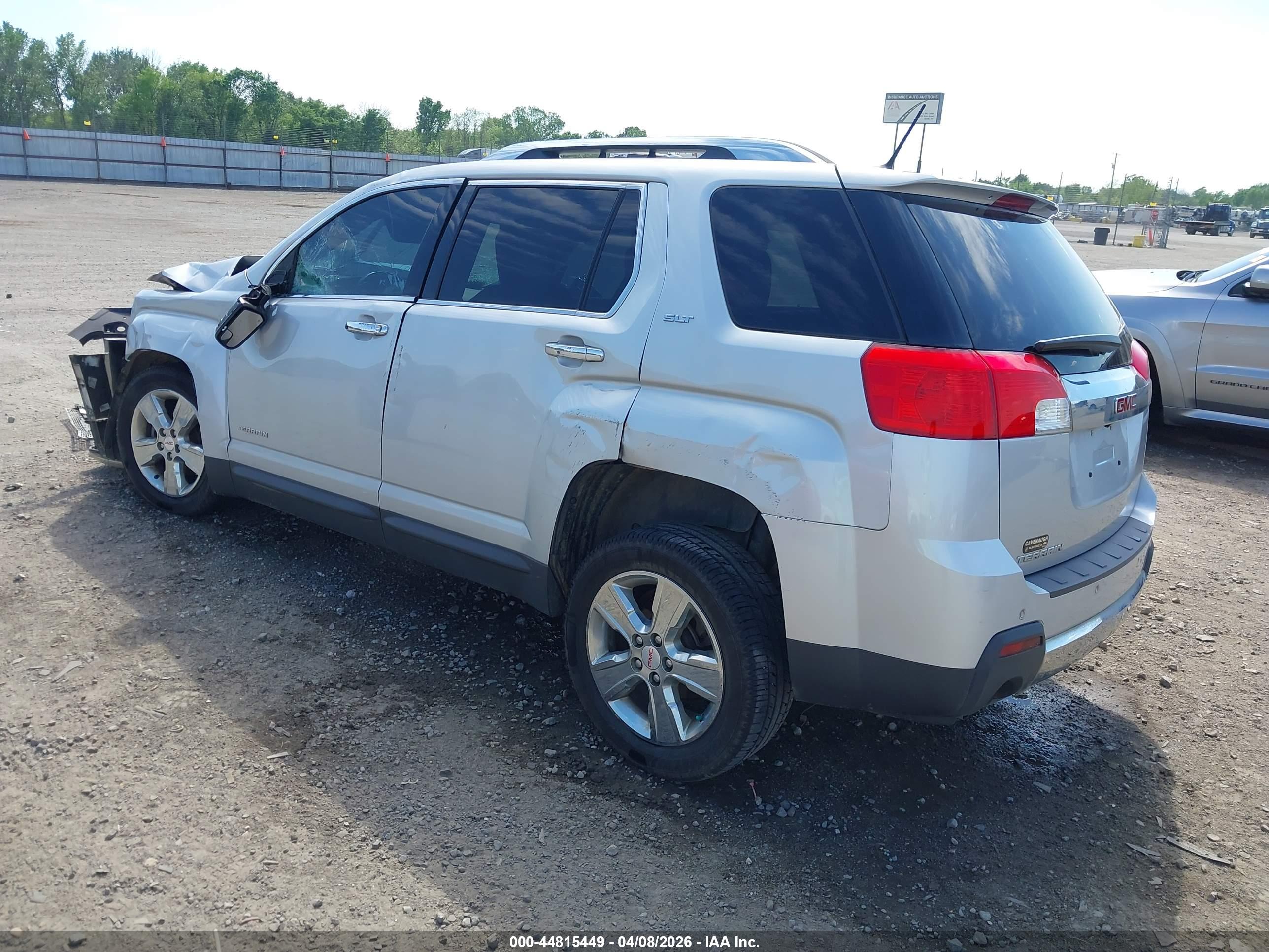 GMC TERRAIN image 3