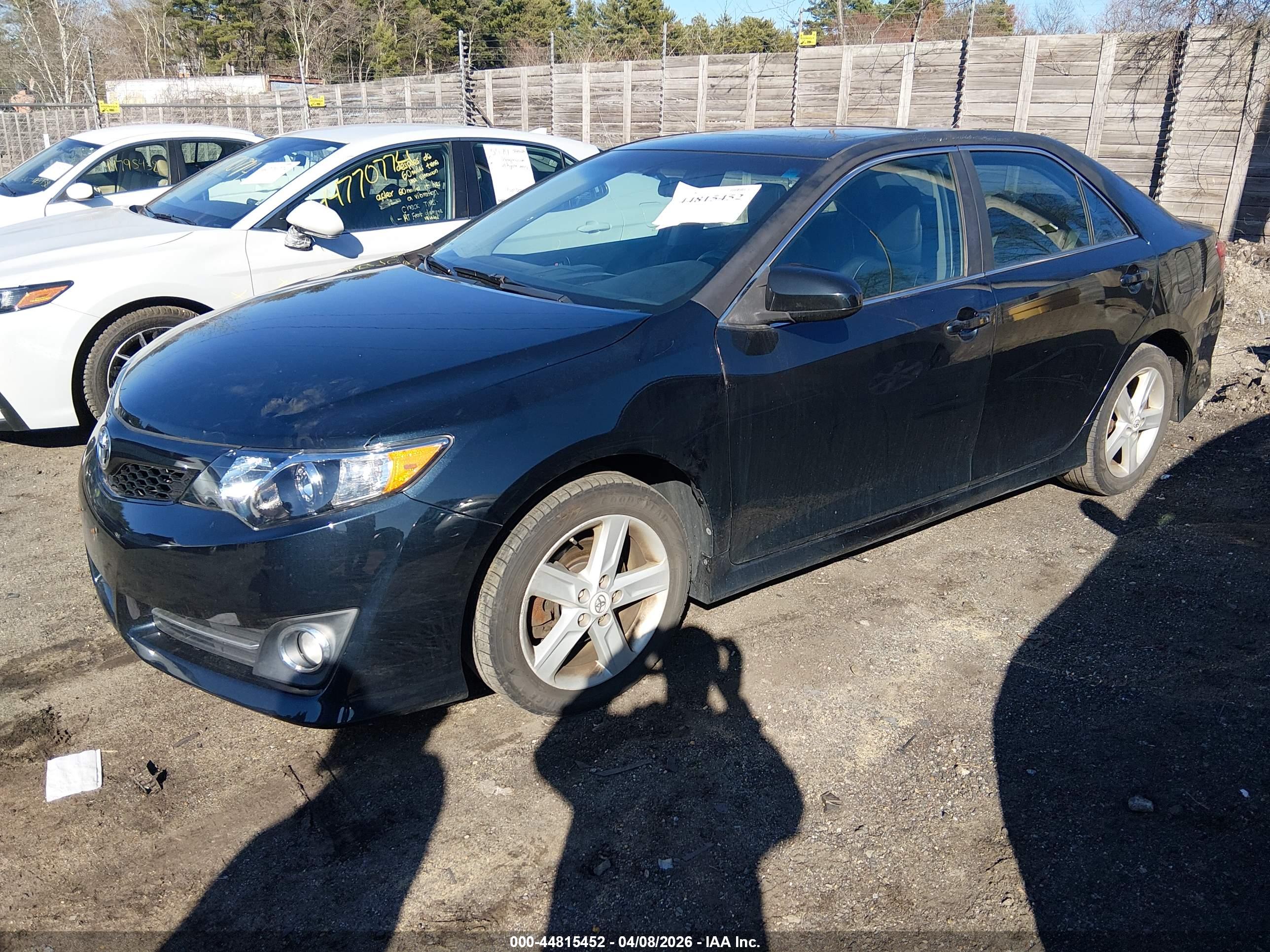 TOYOTA CAMRY image 2