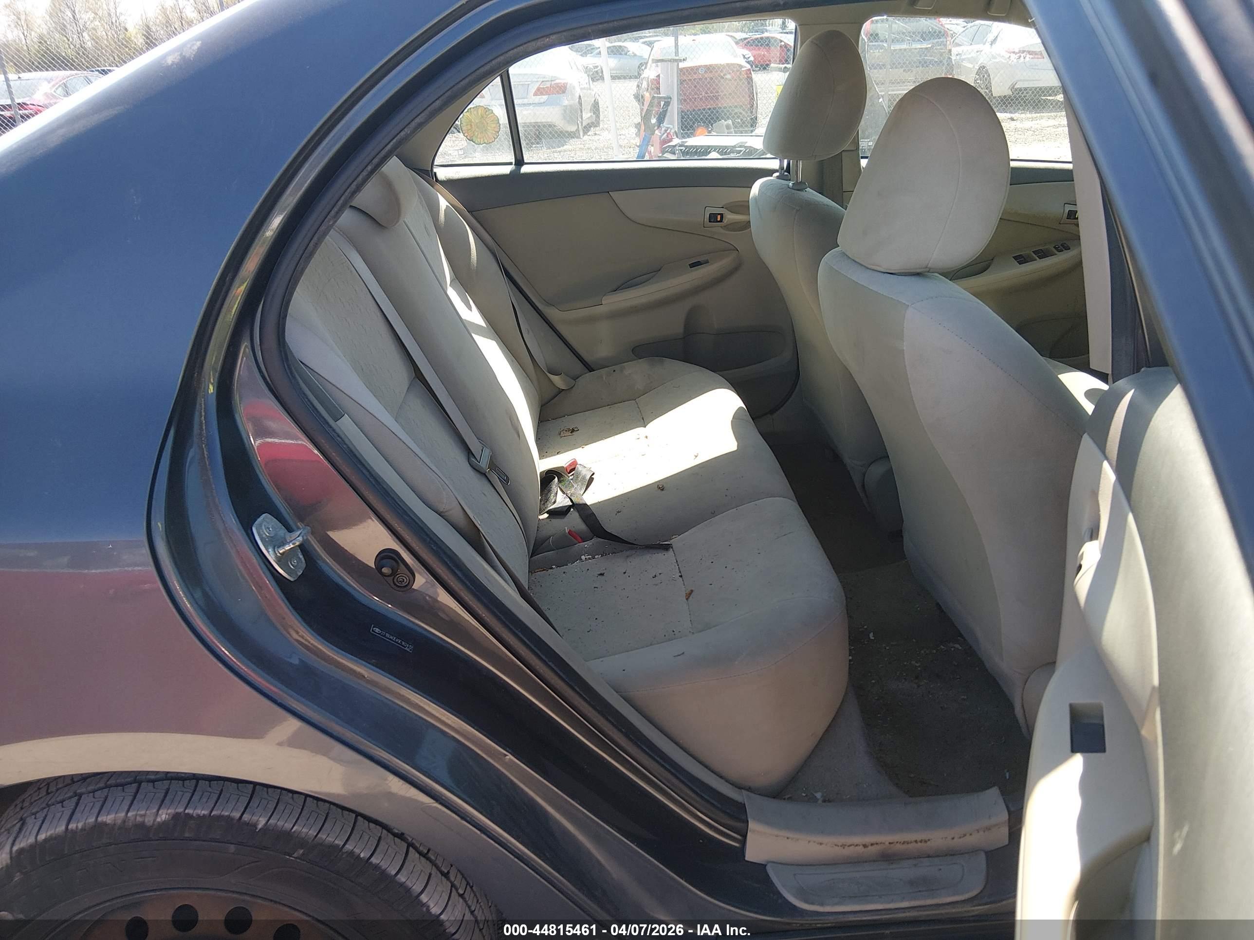 TOYOTA COROLLA image 8