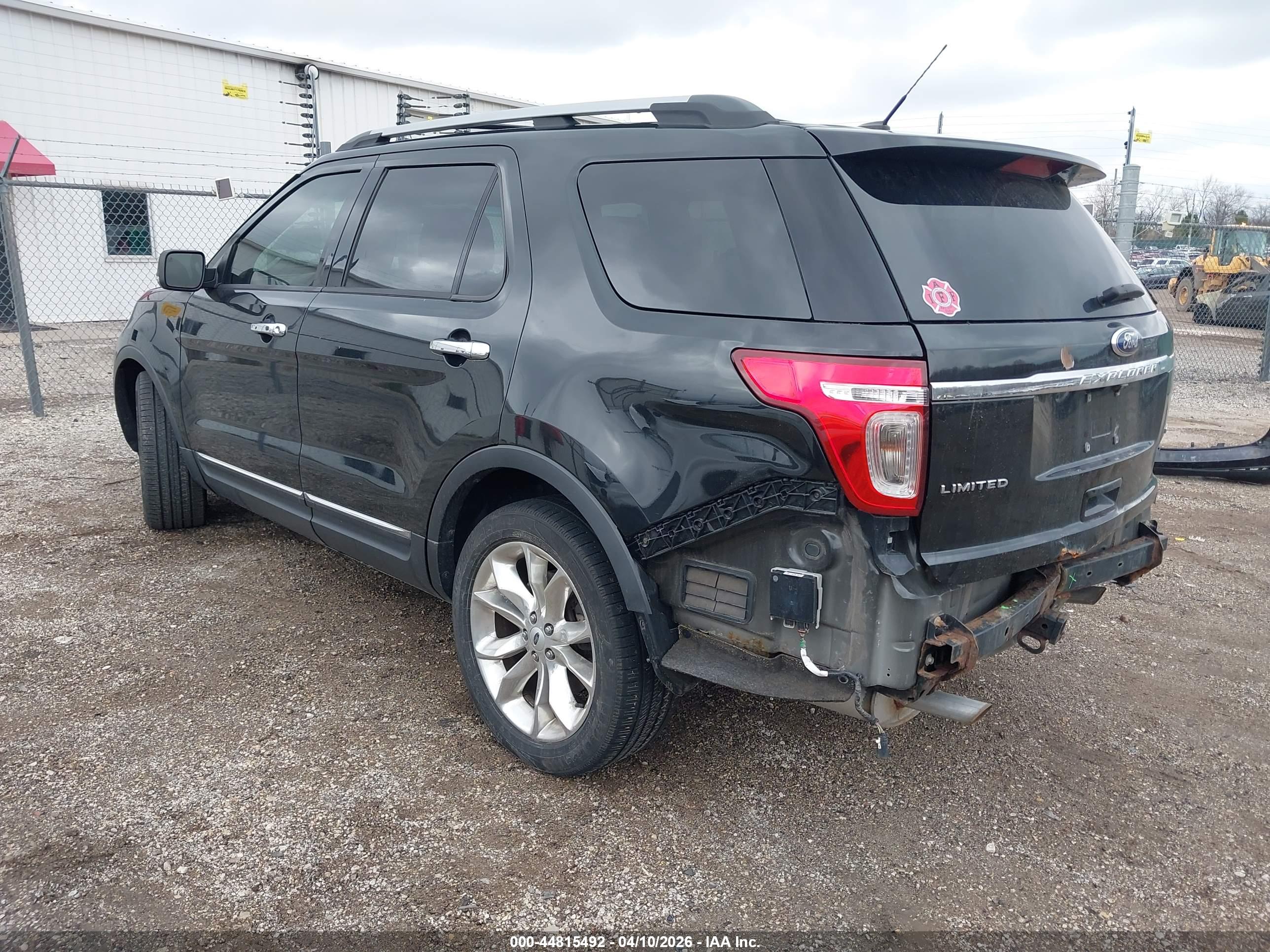 FORD EXPLORER image 3