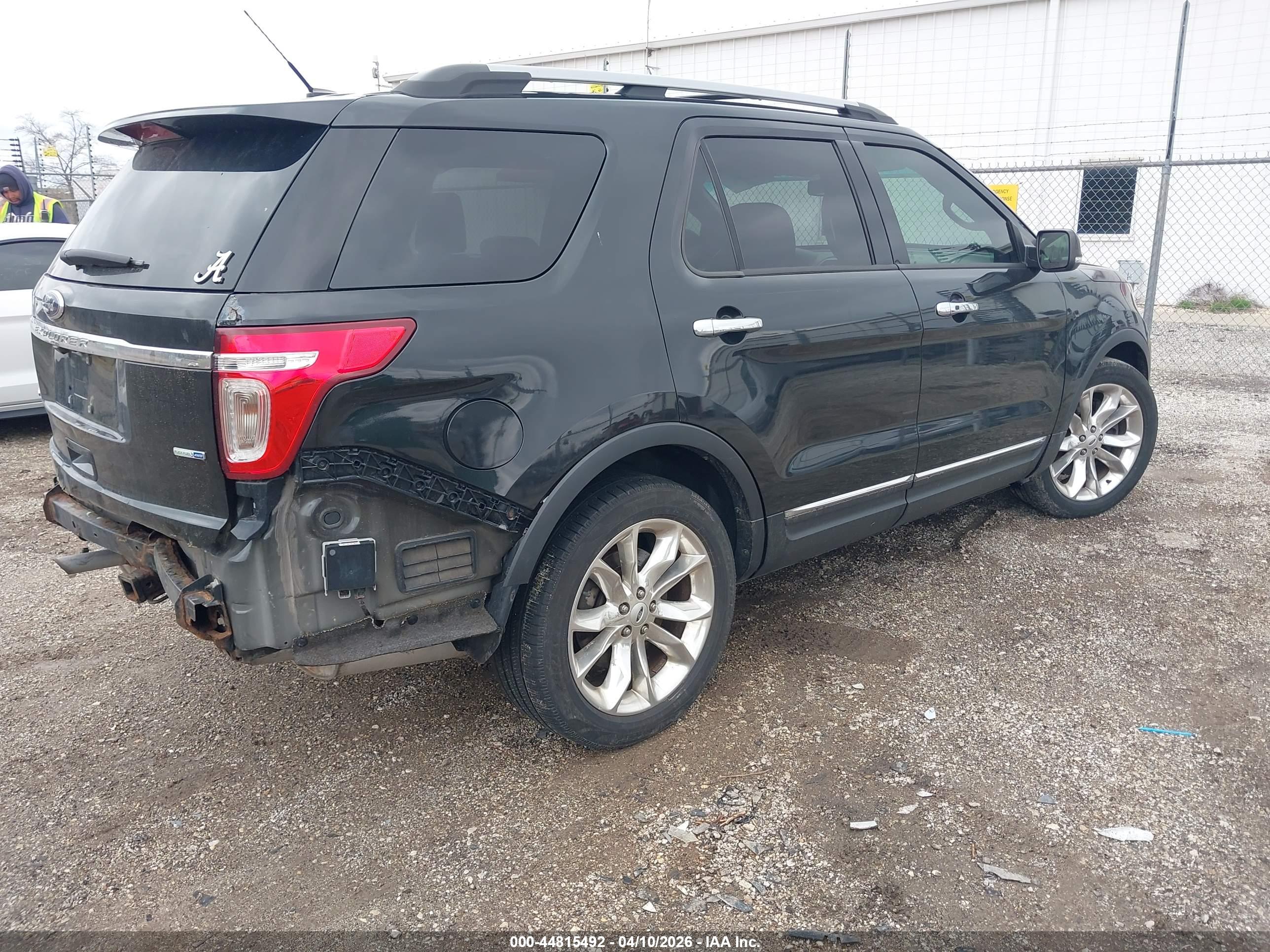 FORD EXPLORER image 4