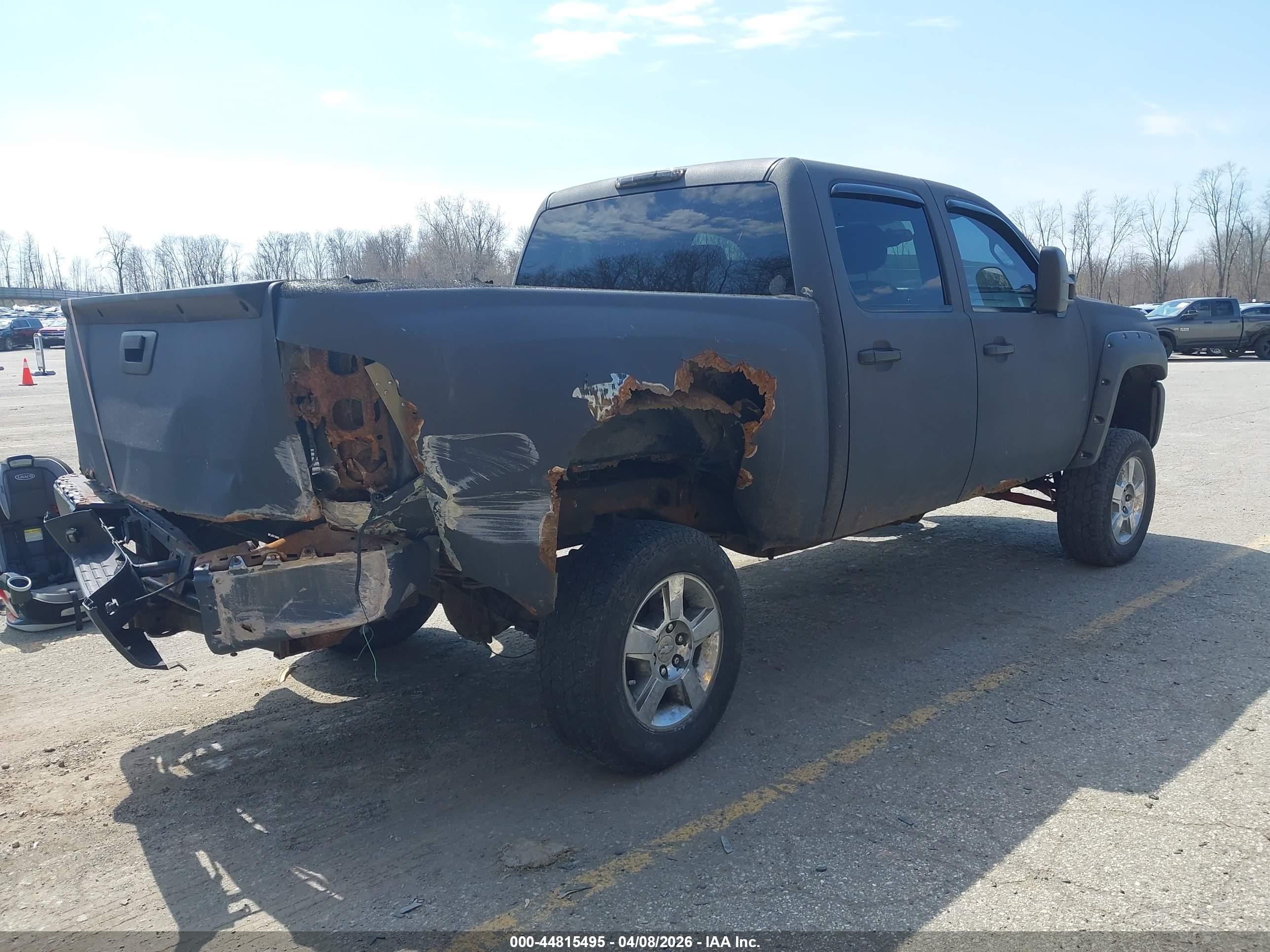 CHEVROLET SILVERADO image 4