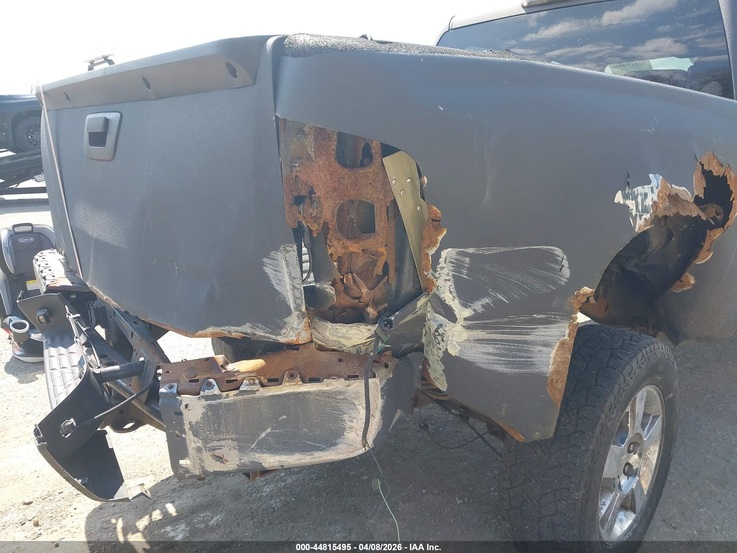 CHEVROLET SILVERADO image 6