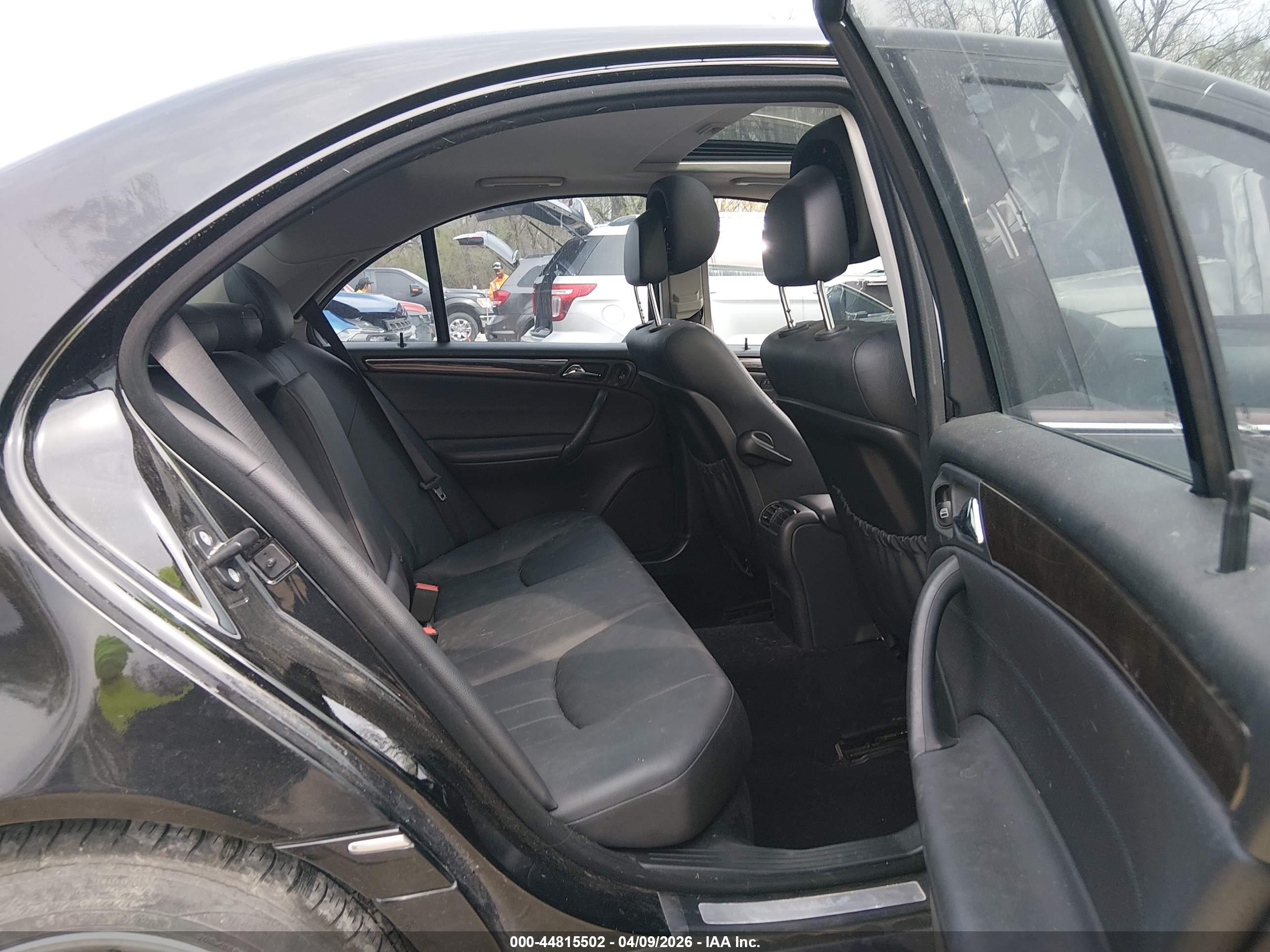 MERCEDES-BENZ C image 8