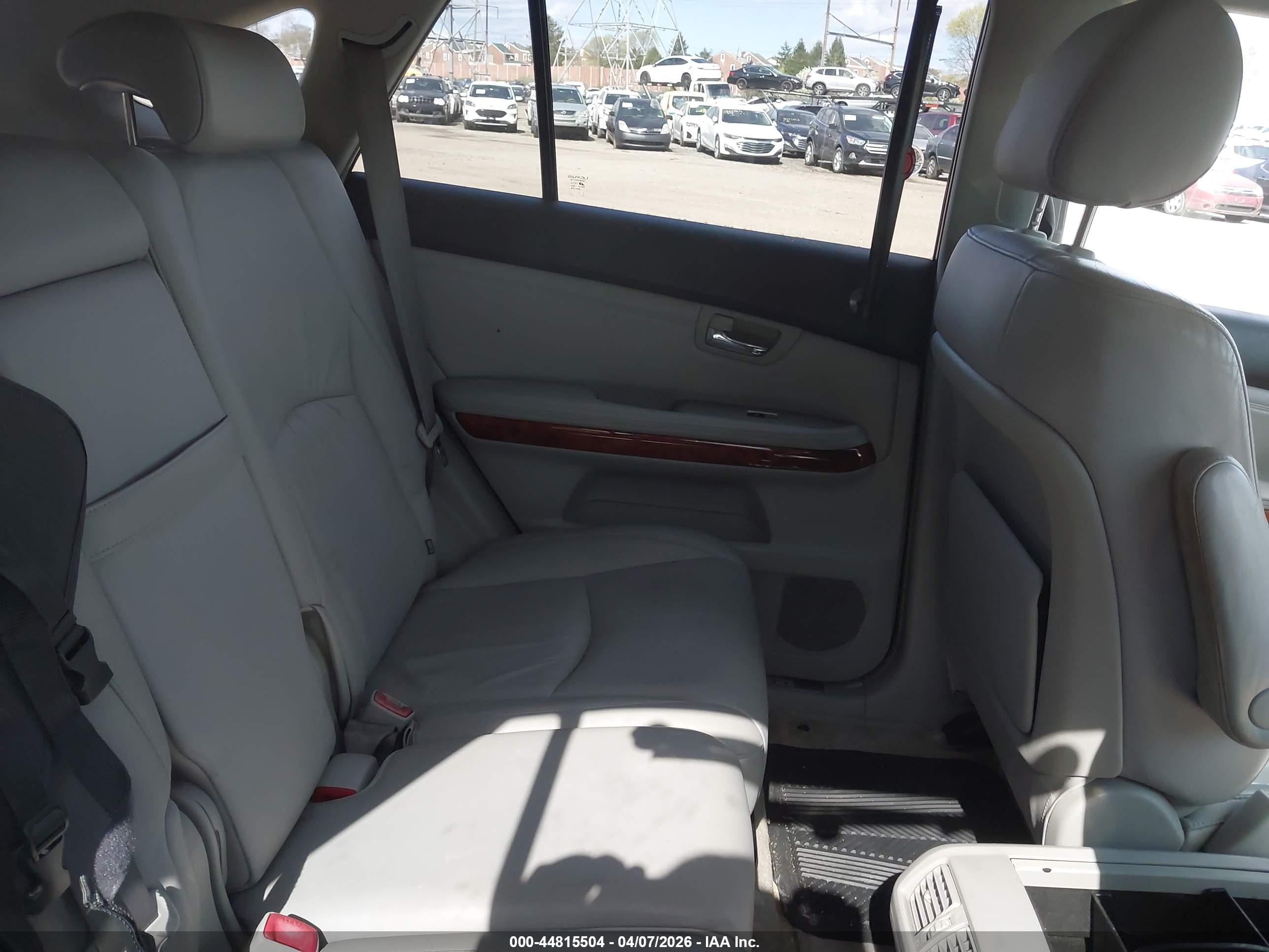 LEXUS RX image 8
