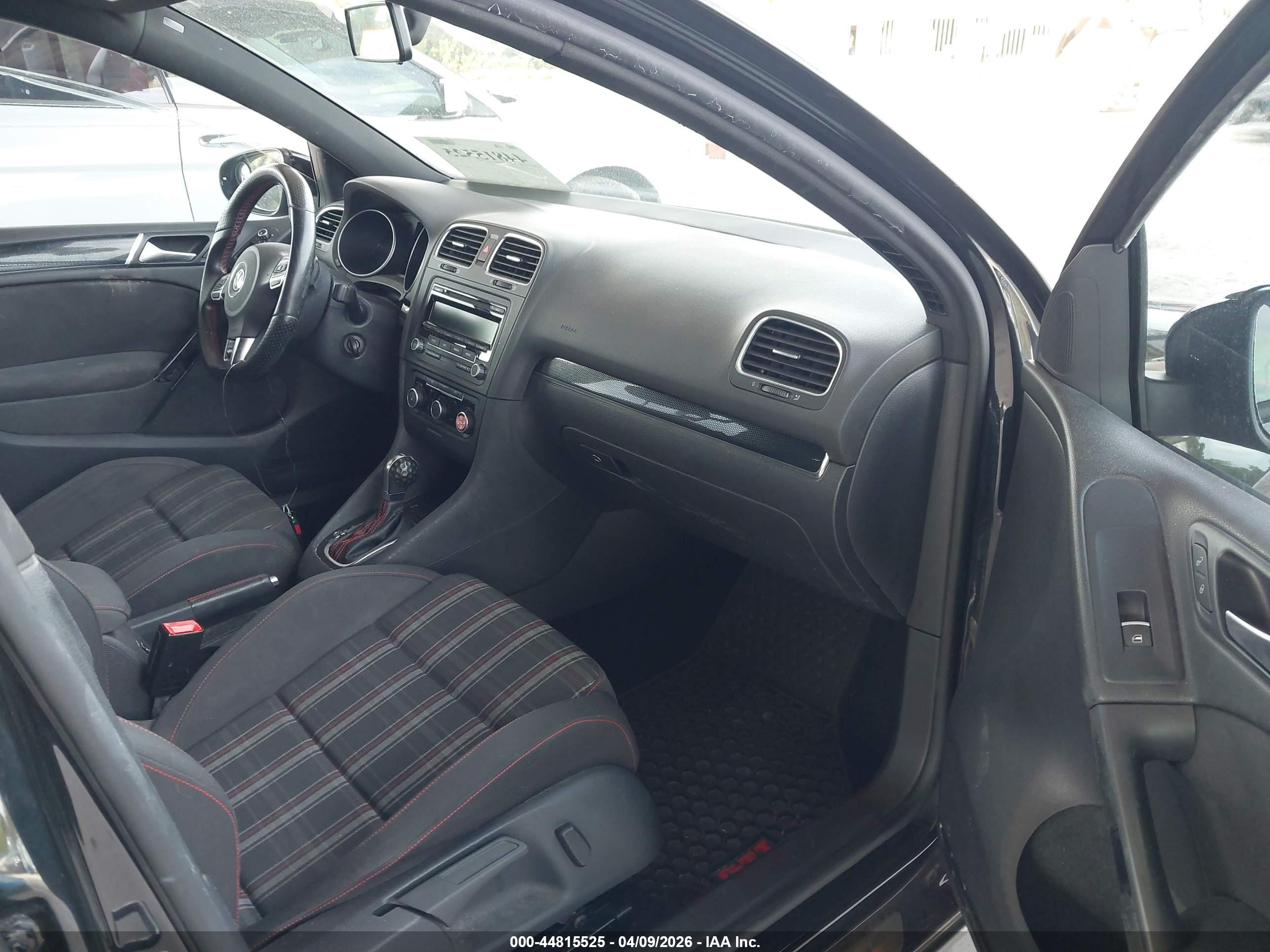 VOLKSWAGEN GTI image 5