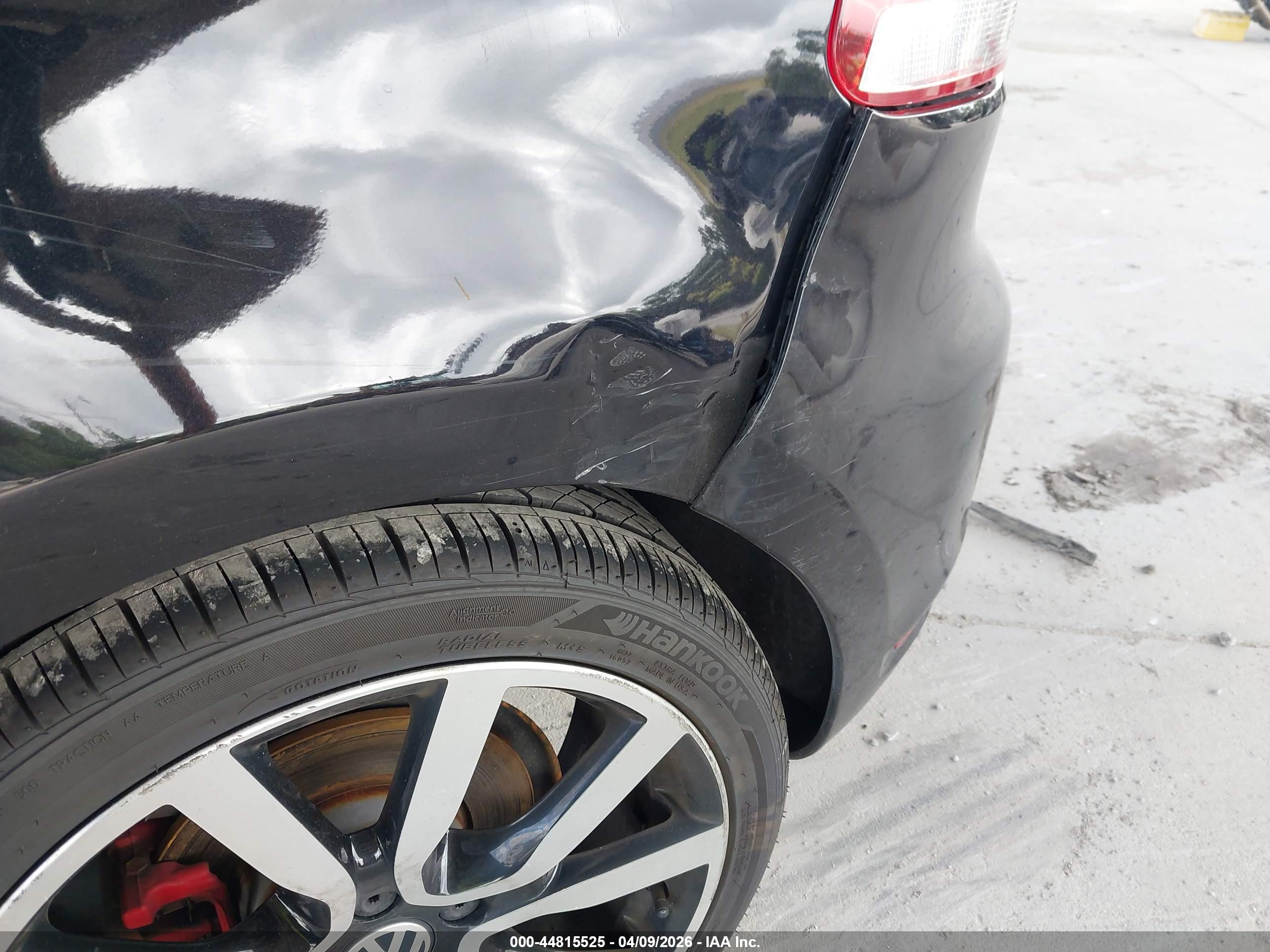 VOLKSWAGEN GTI image 6