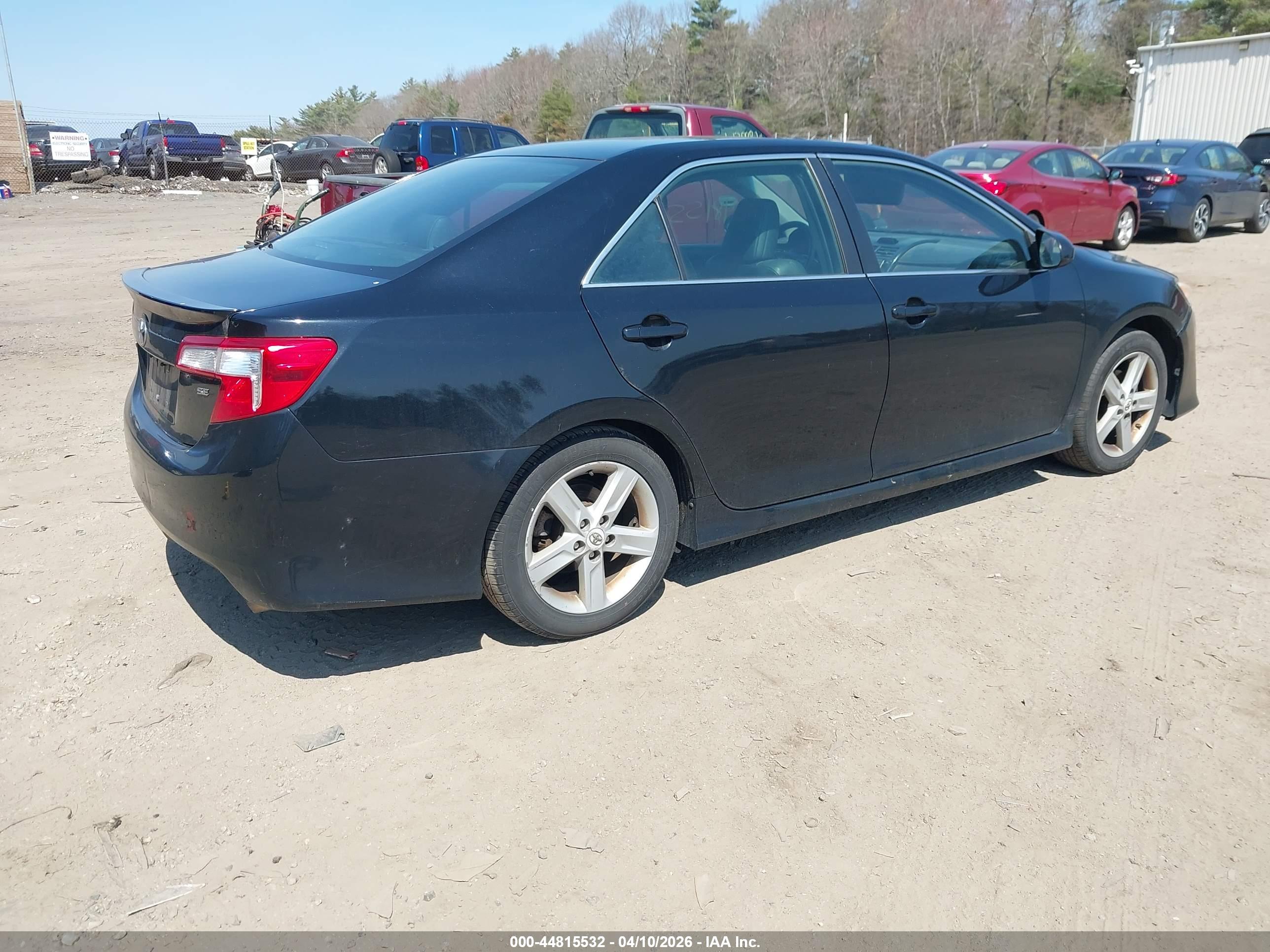TOYOTA CAMRY image 4