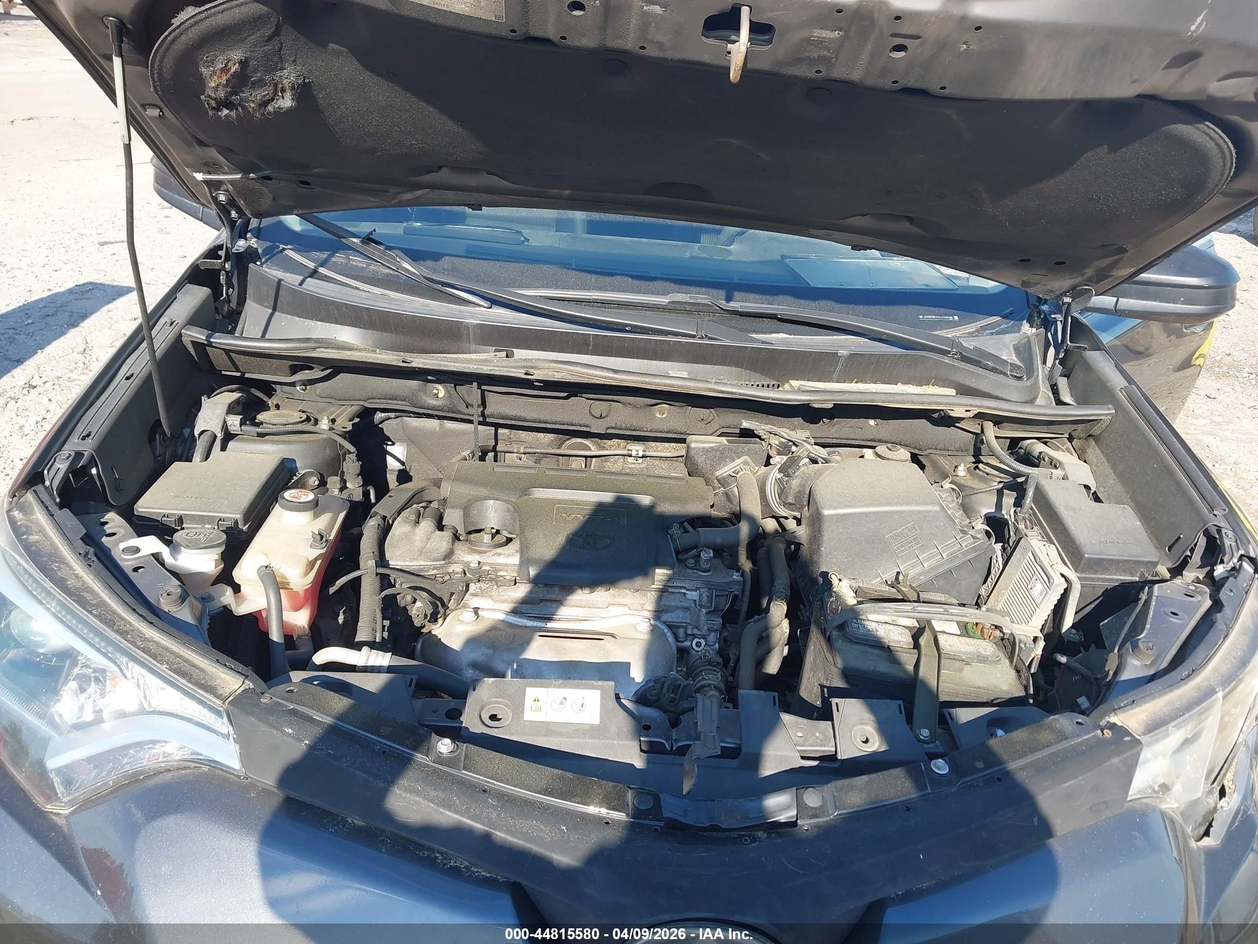 TOYOTA RAV4 image 10