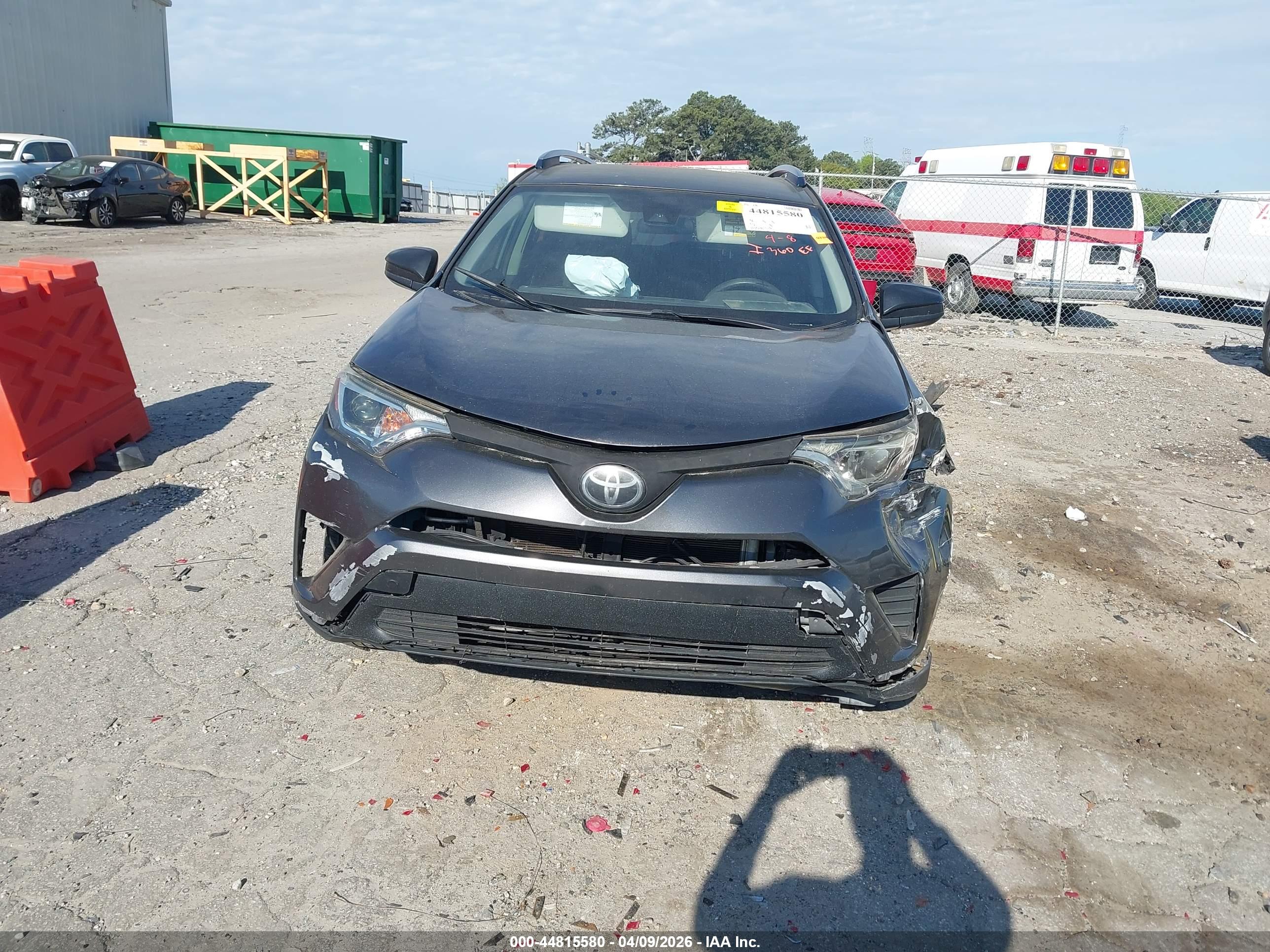 TOYOTA RAV4 image 6