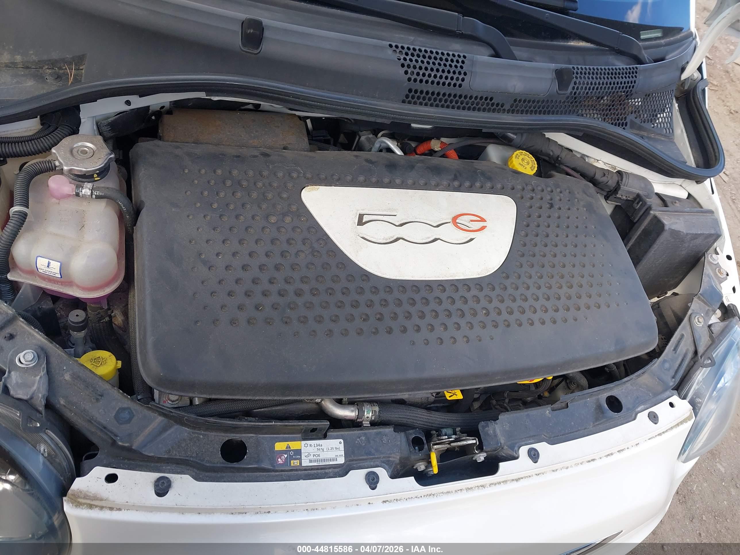FIAT 500E image 10