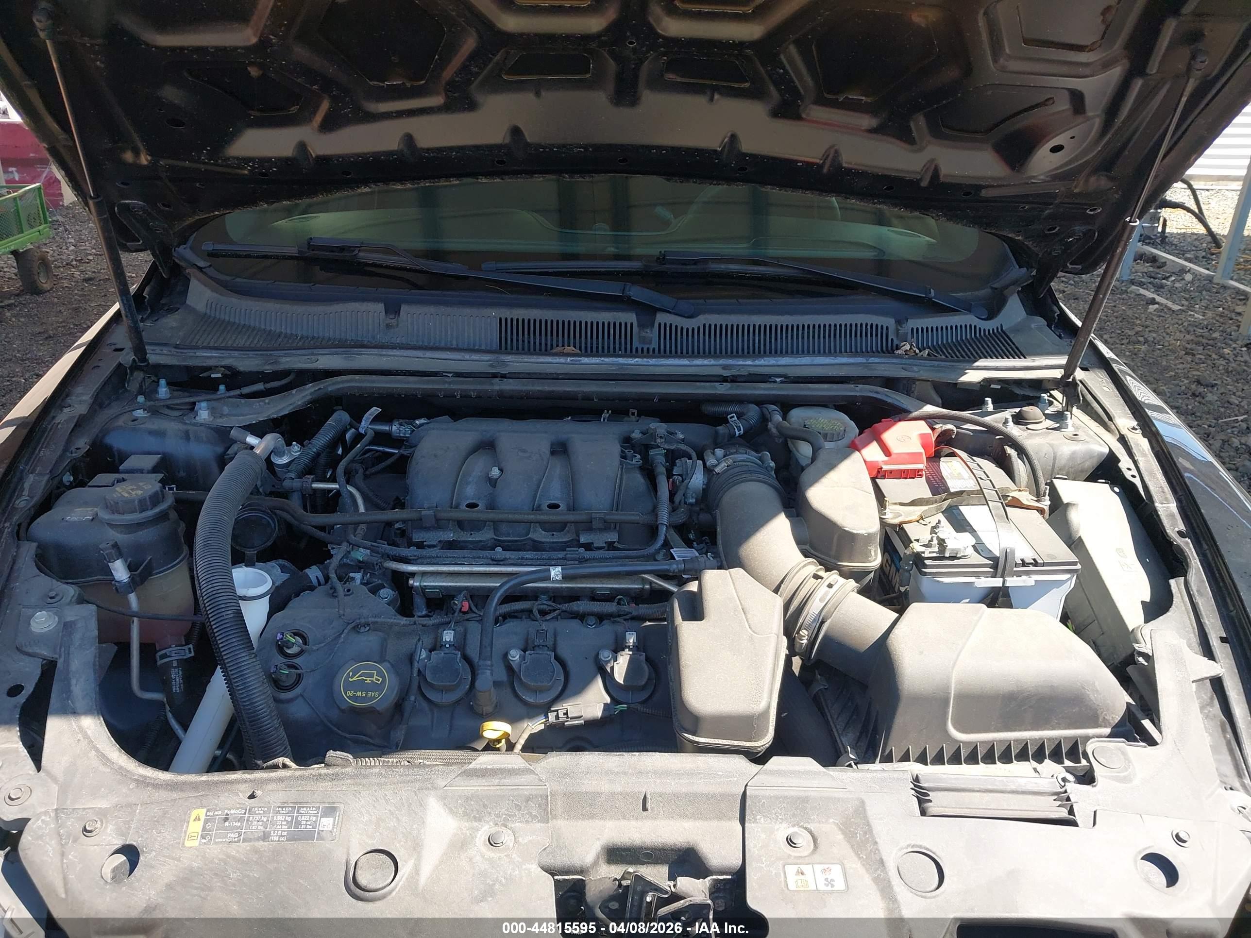 FORD TAURUS image 10