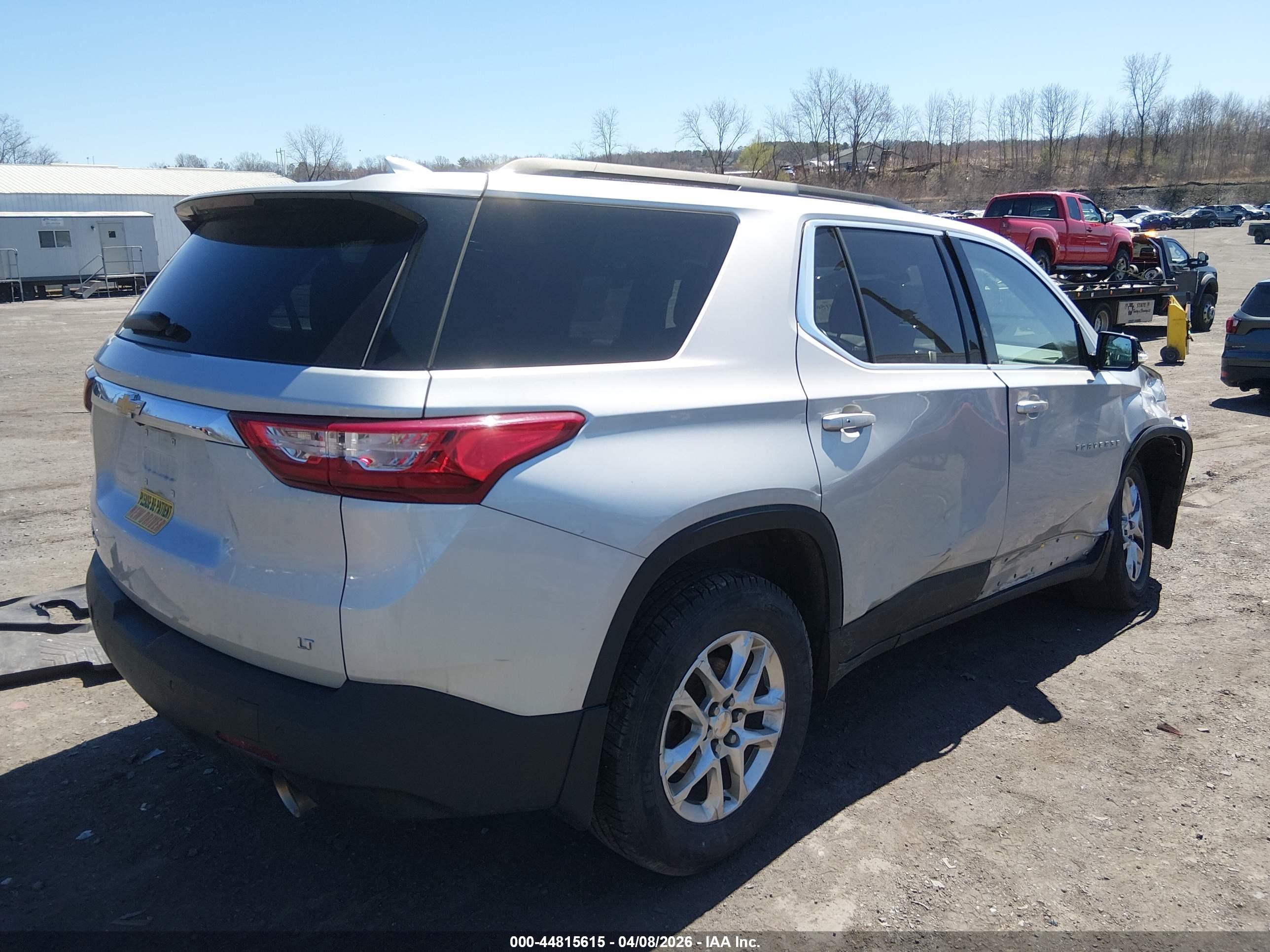 CHEVROLET TRAVERSE image 4