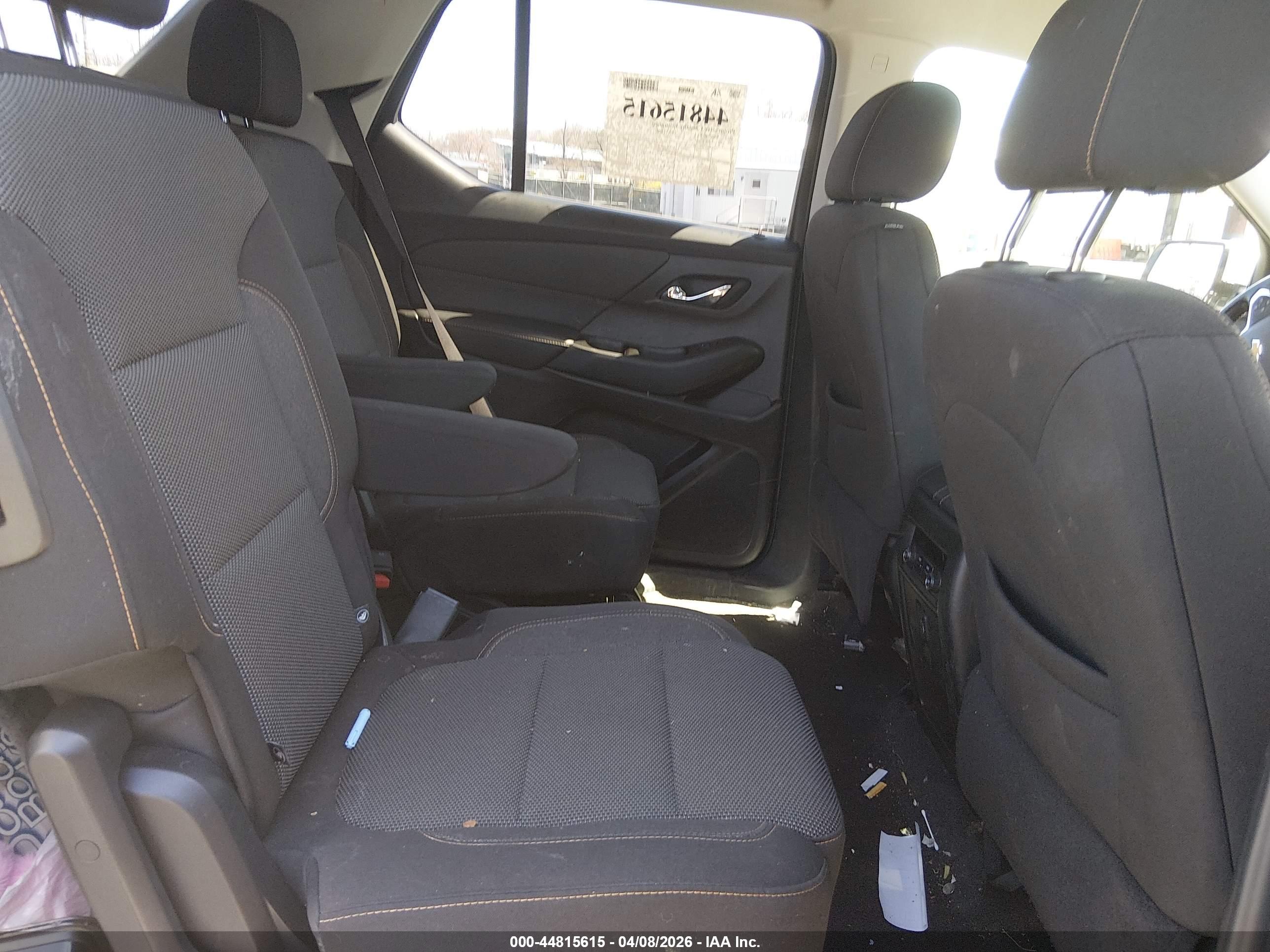 CHEVROLET TRAVERSE image 8