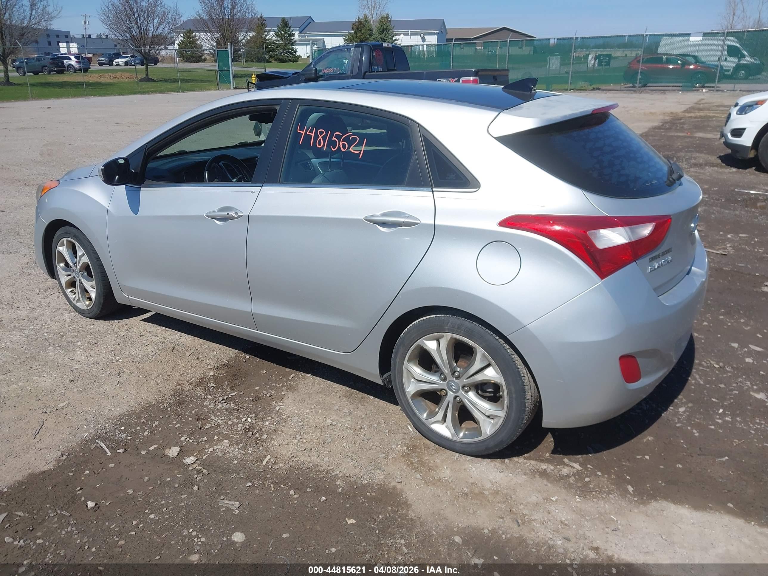 HYUNDAI ELANTRA image 3