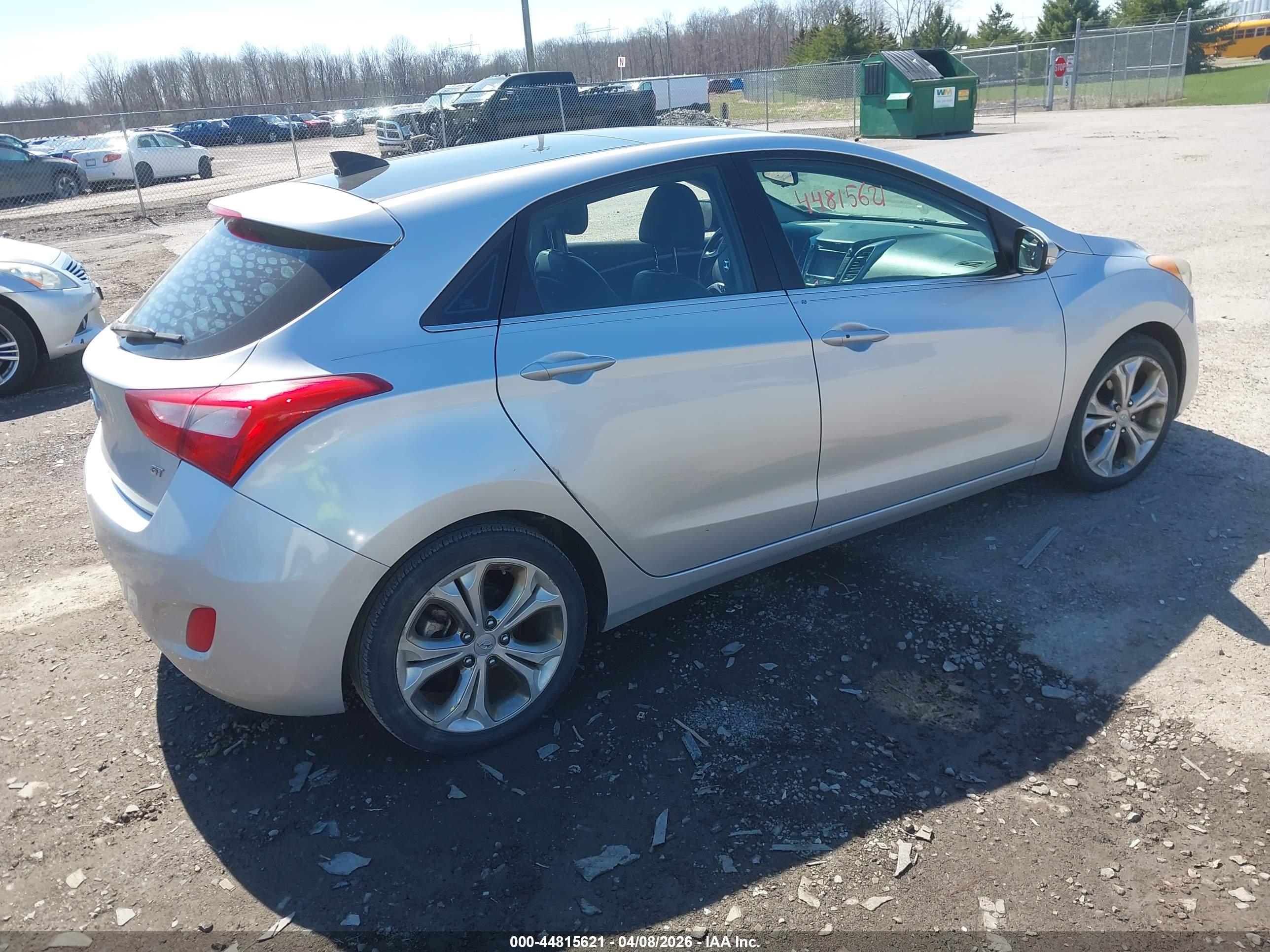 HYUNDAI ELANTRA image 4