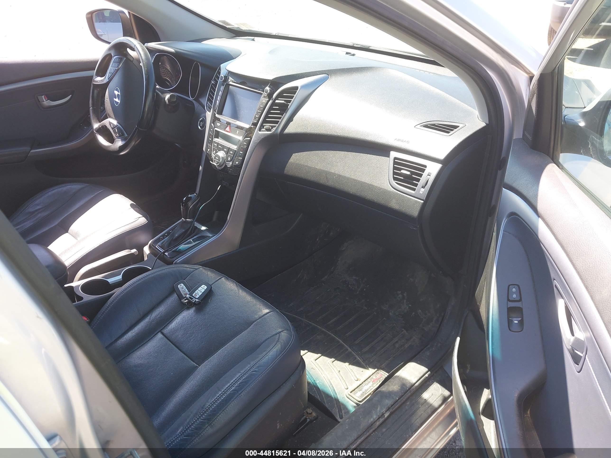HYUNDAI ELANTRA image 5