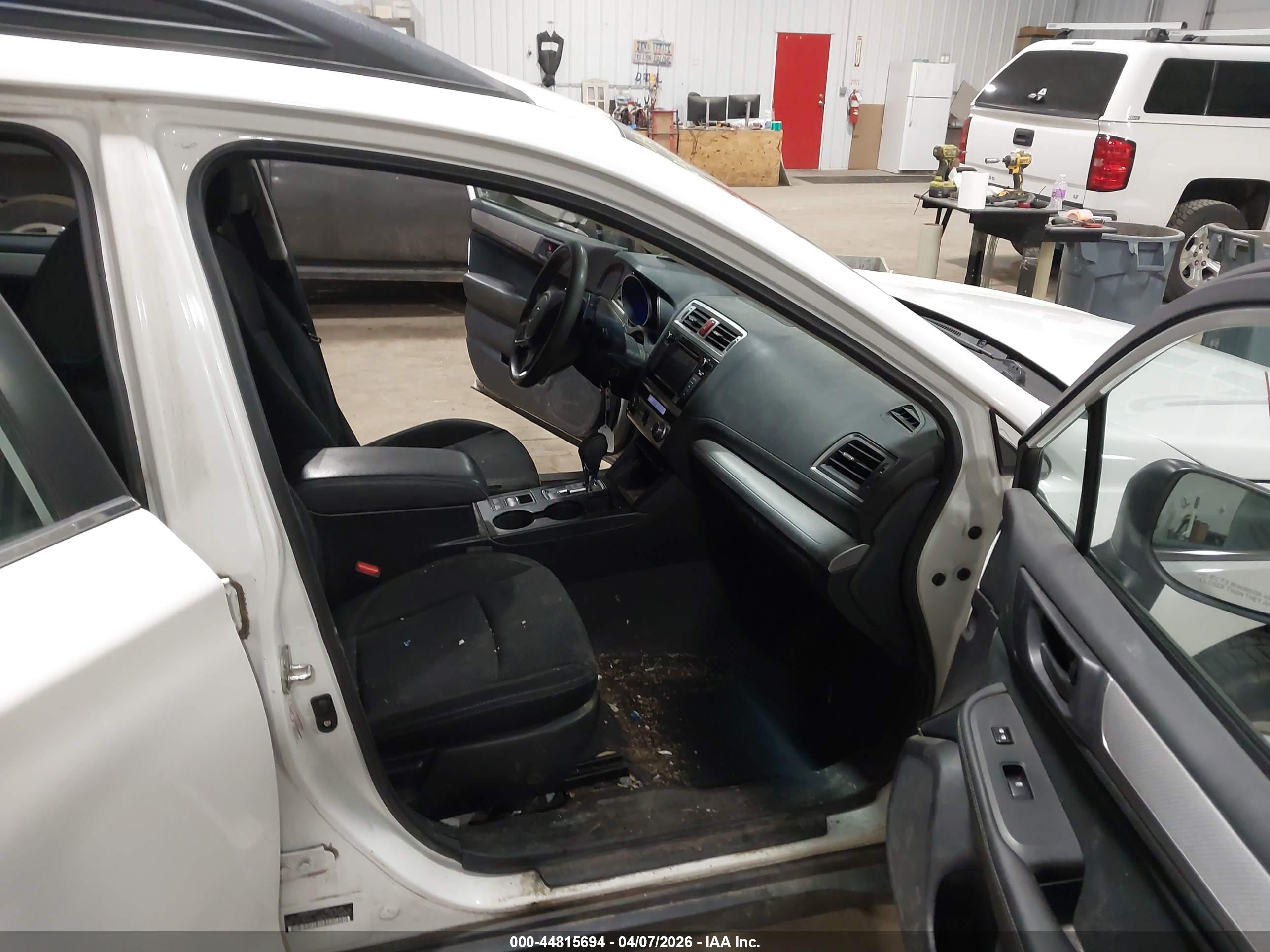 SUBARU OUTBACK image 5