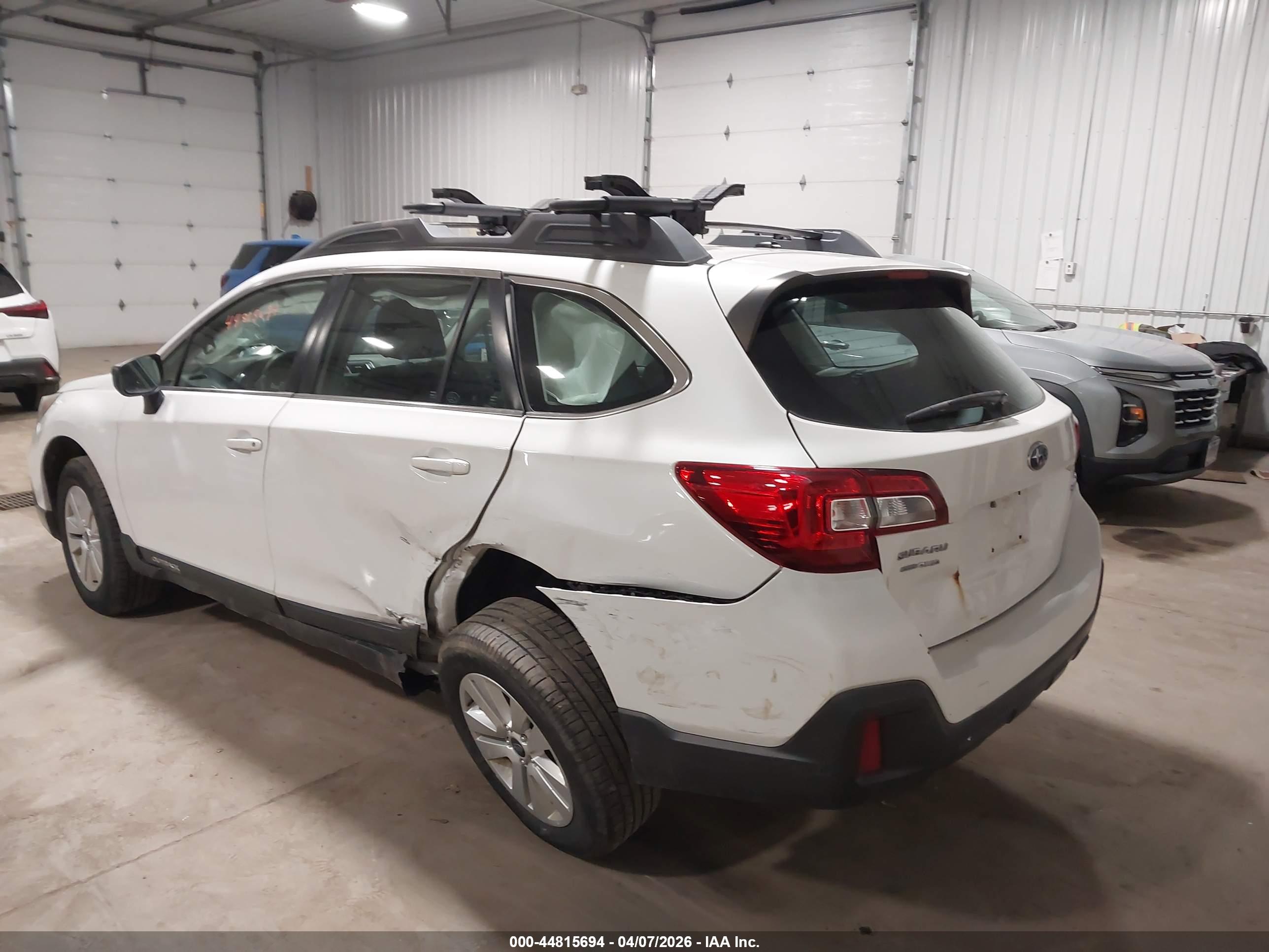 SUBARU OUTBACK image 6