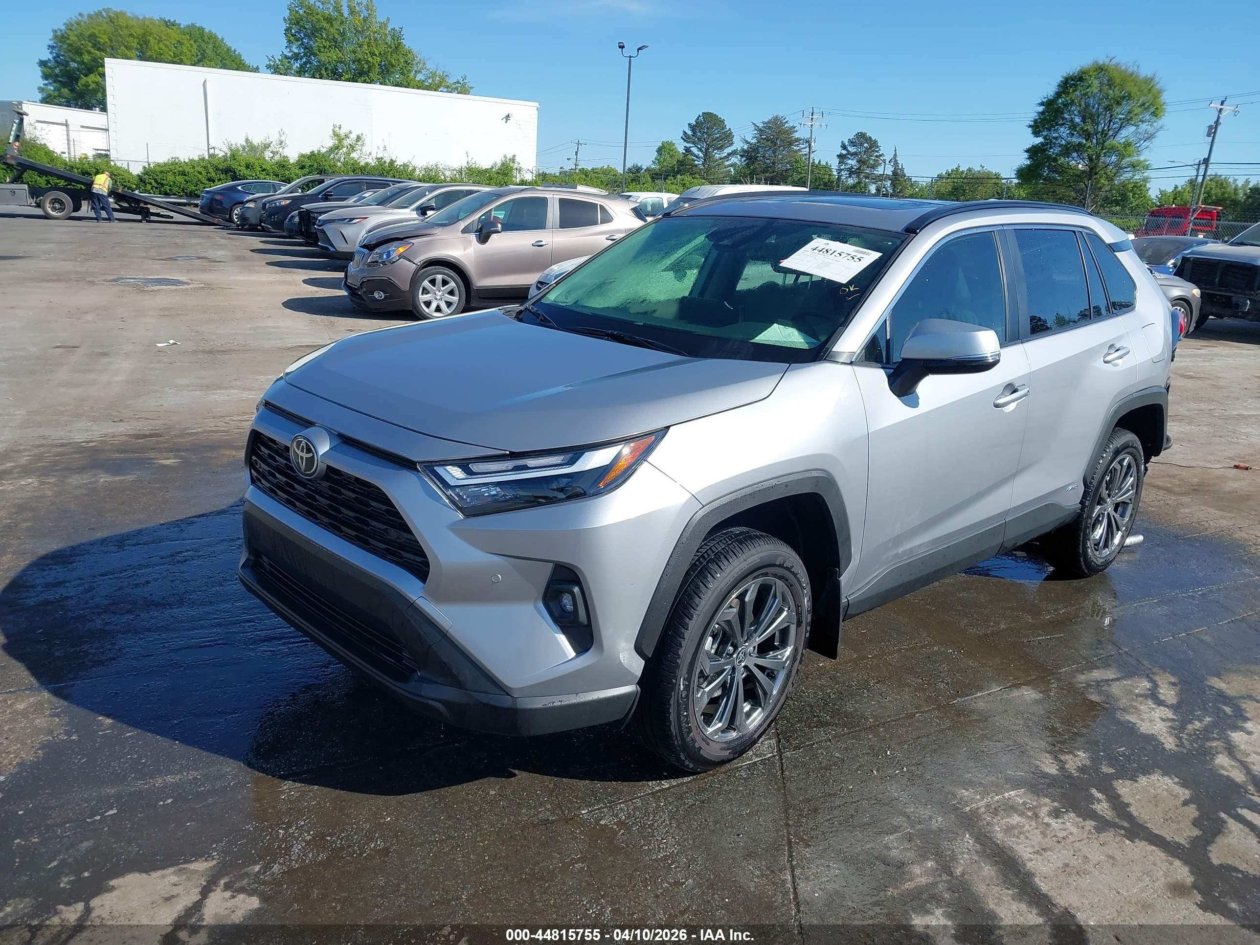 TOYOTA RAV4 image 2