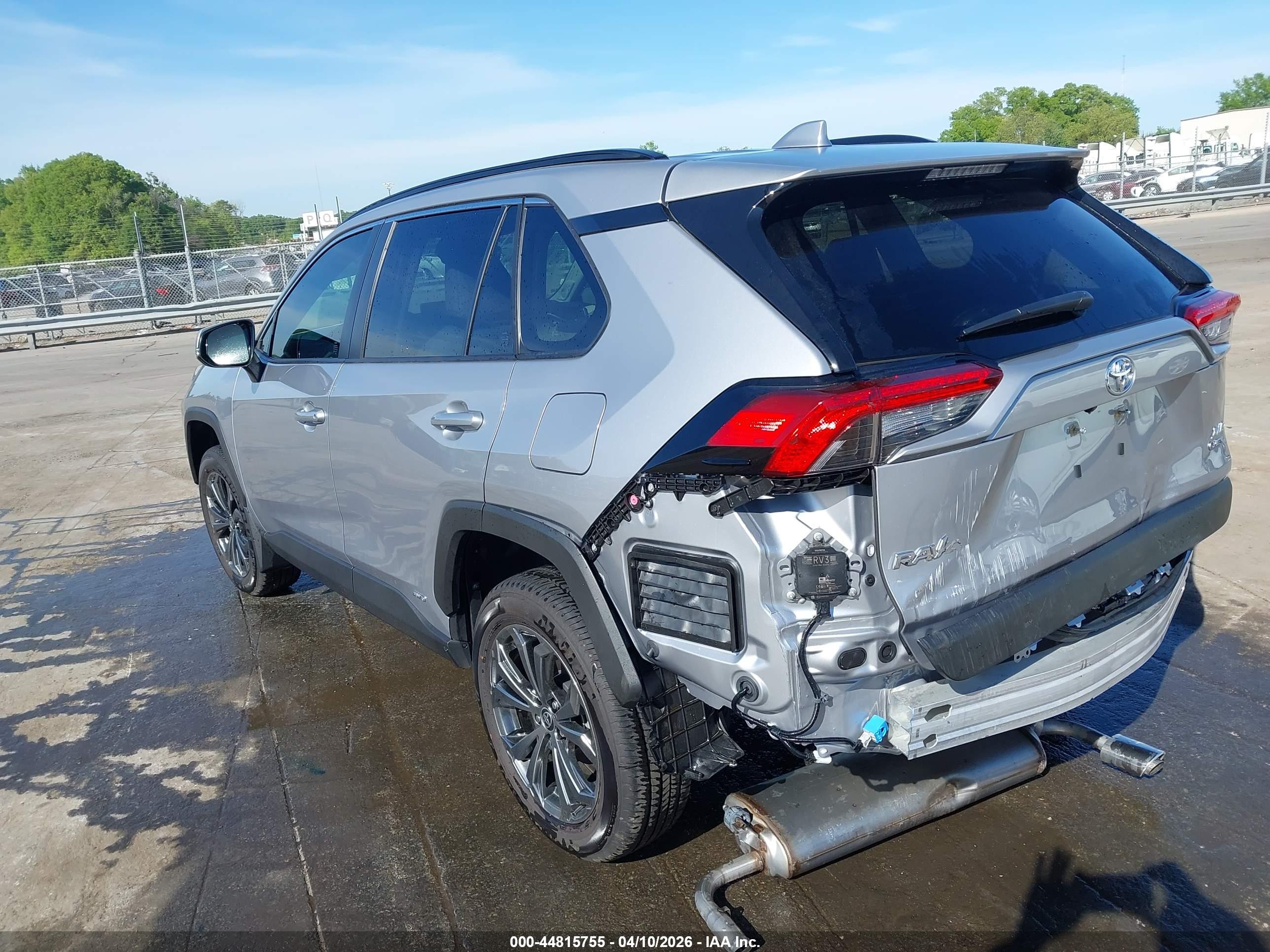 TOYOTA RAV4 image 3