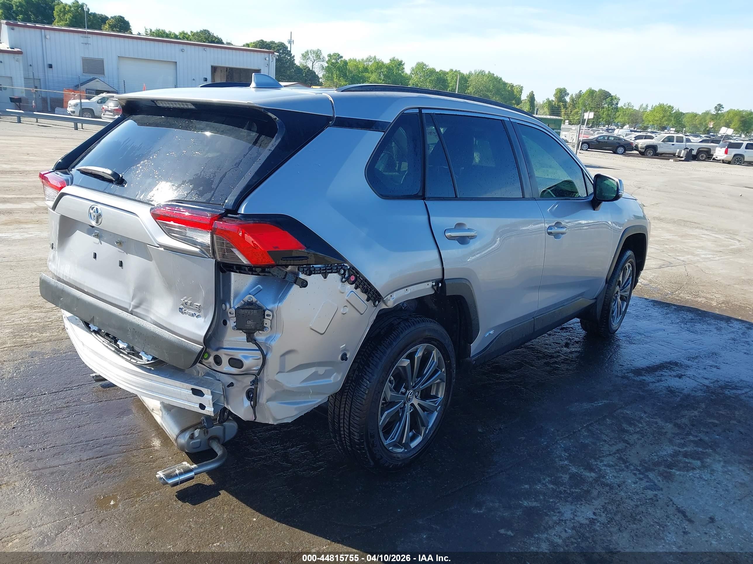 TOYOTA RAV4 image 4