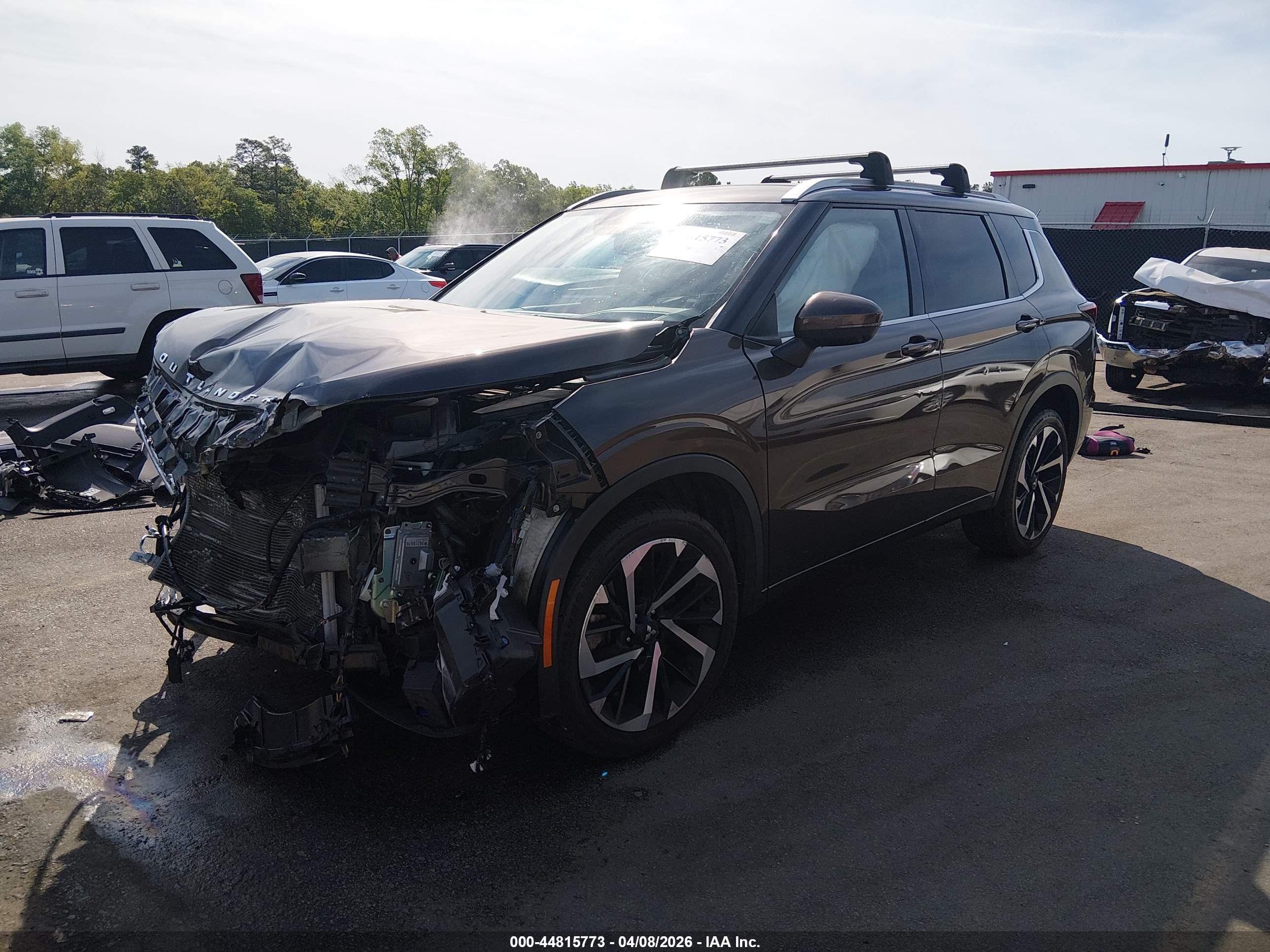 MITSUBISHI OUTLANDER image 2