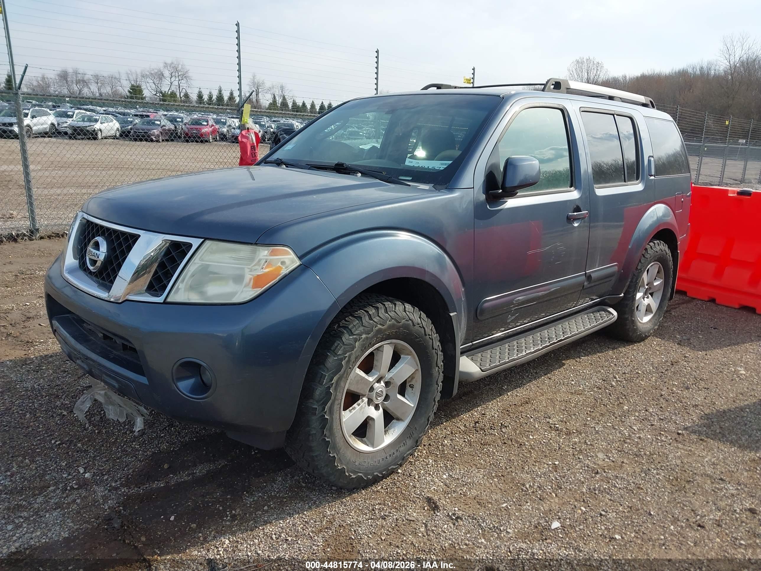 NISSAN PATHFINDER image 2