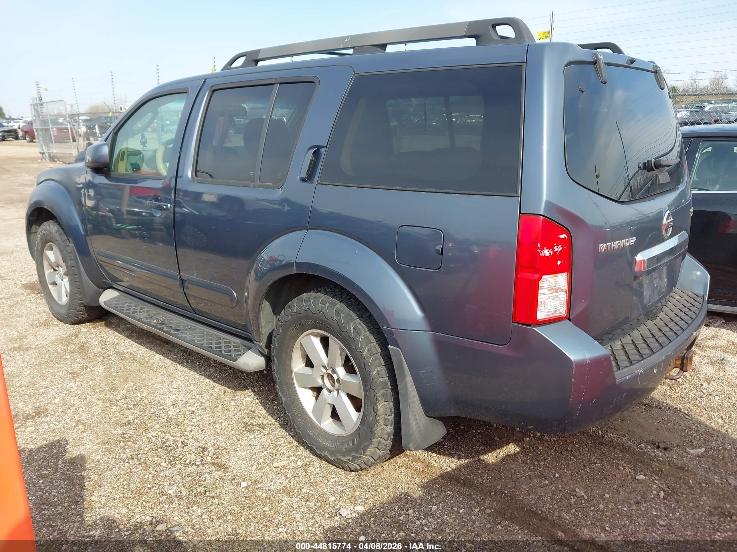NISSAN PATHFINDER image 3